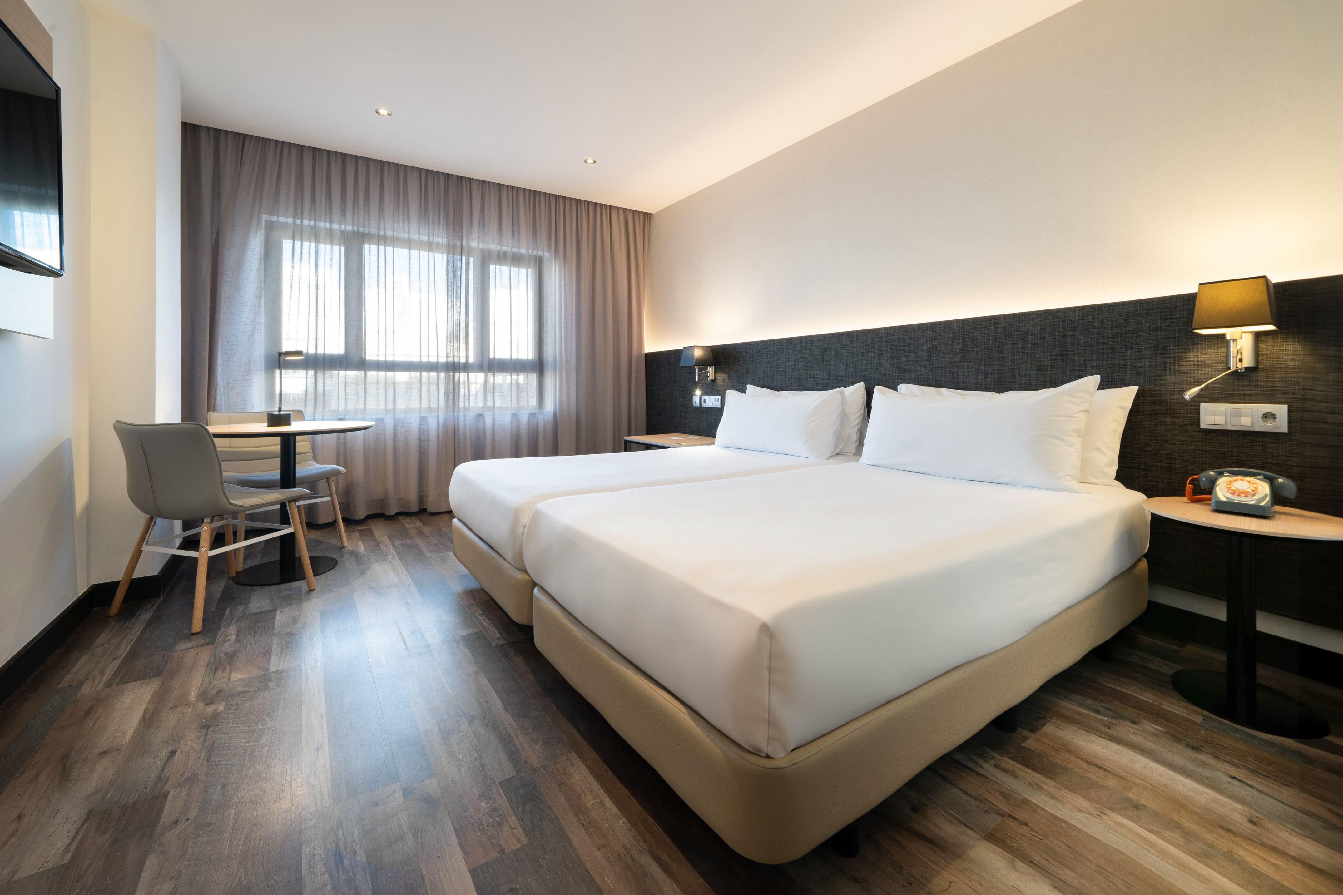 Room Connecting Room