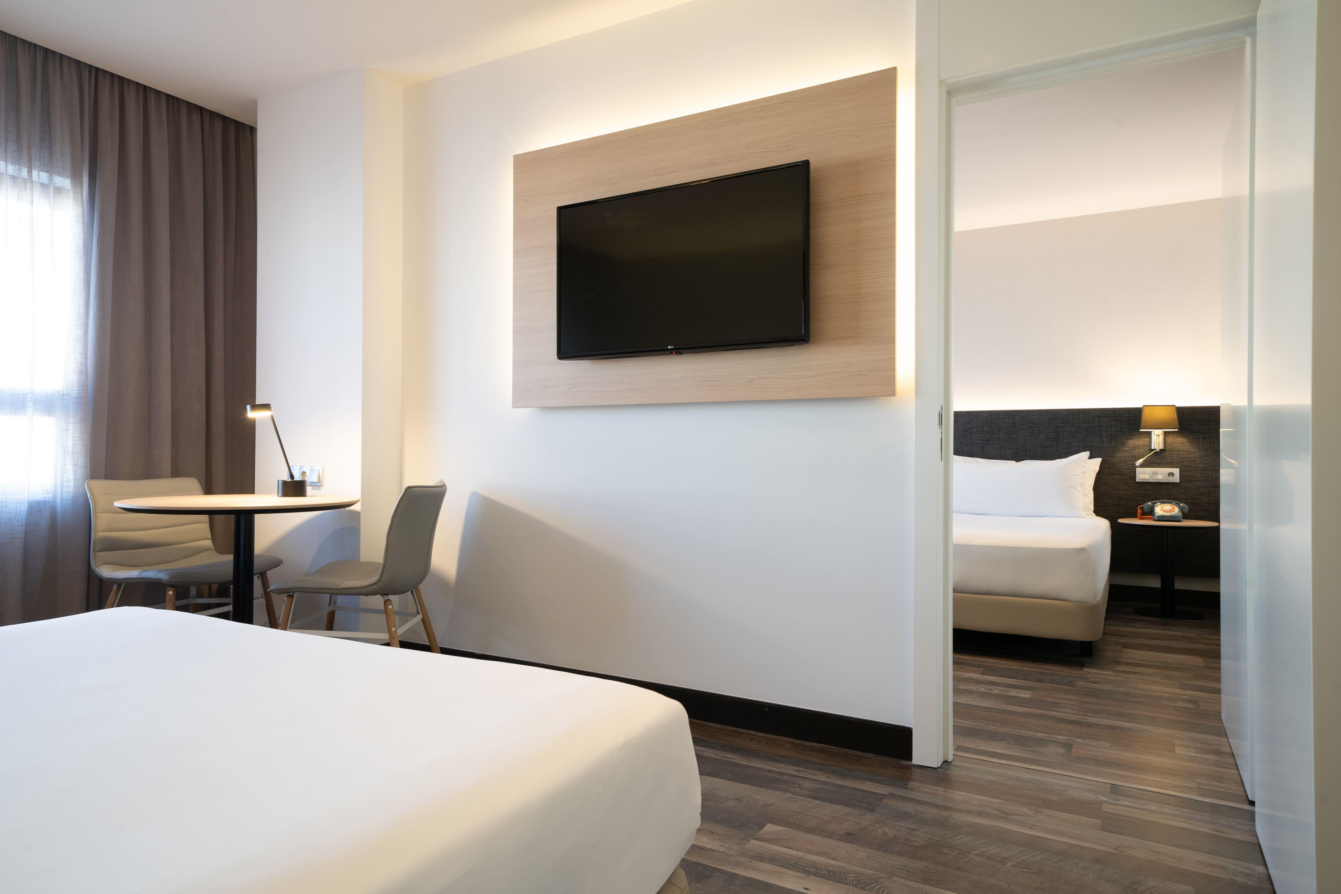 Room Connecting Room