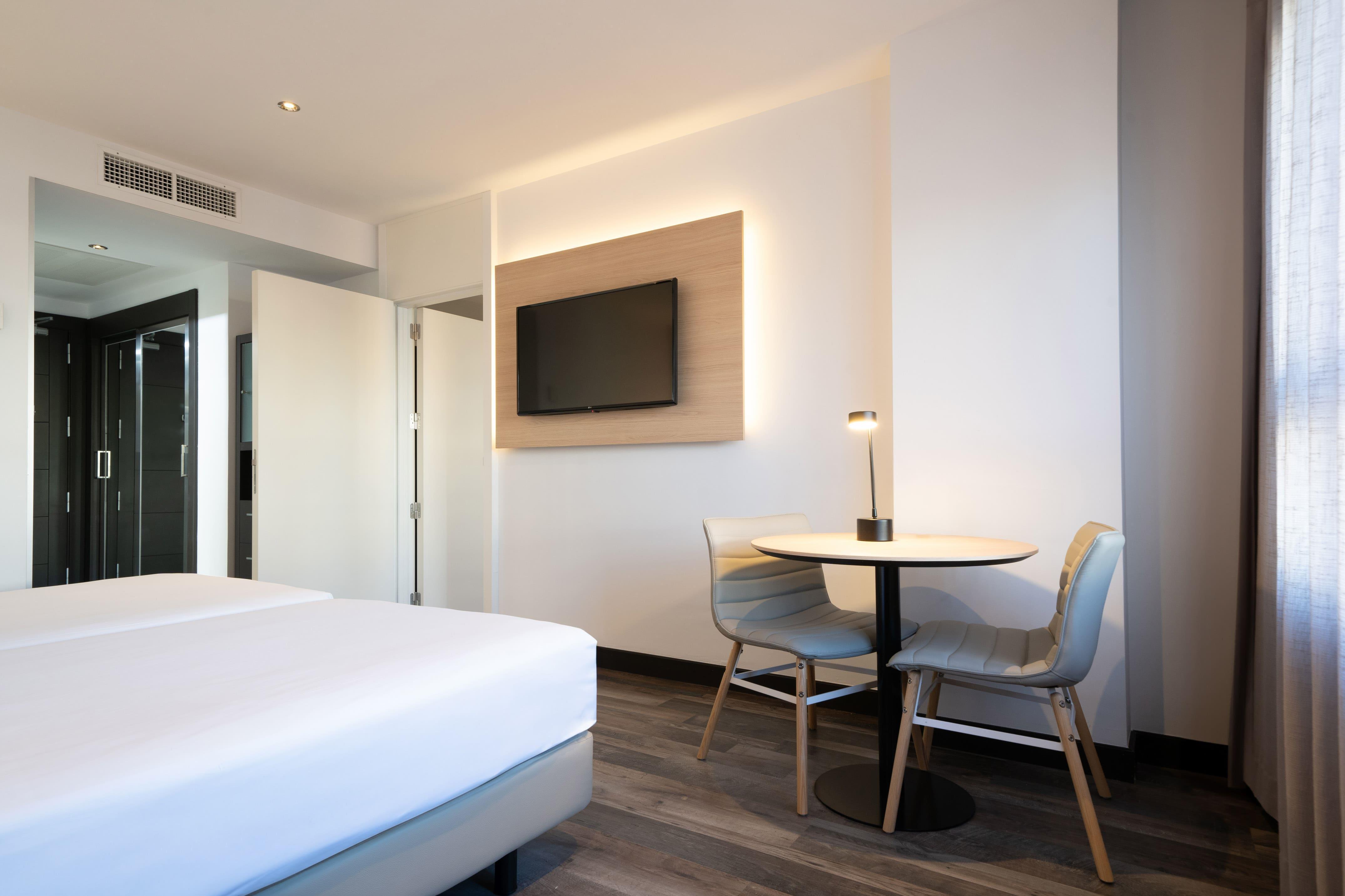 Room Connecting Room