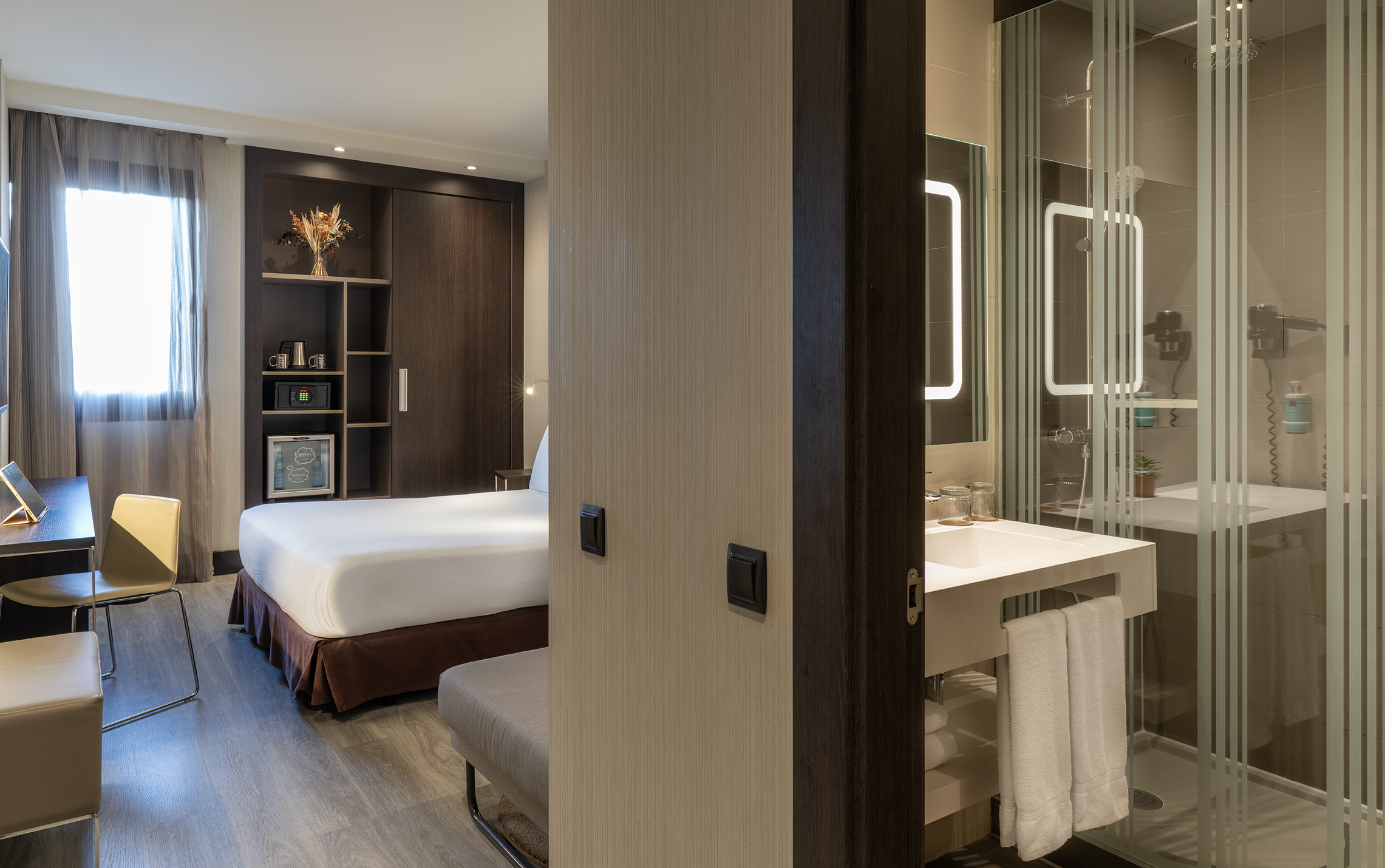 Double Queen Size Bed