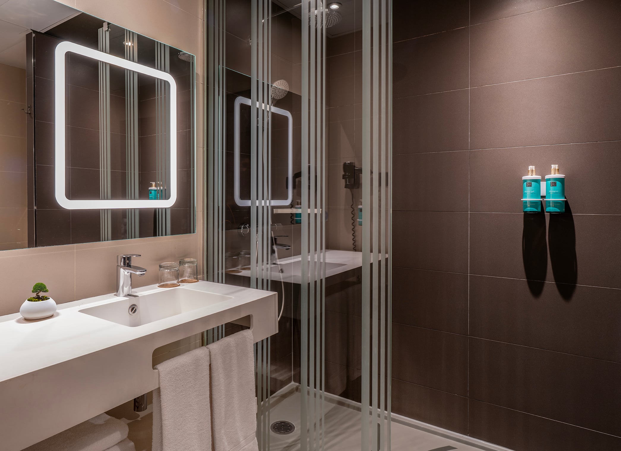 Double Queen Size Bed