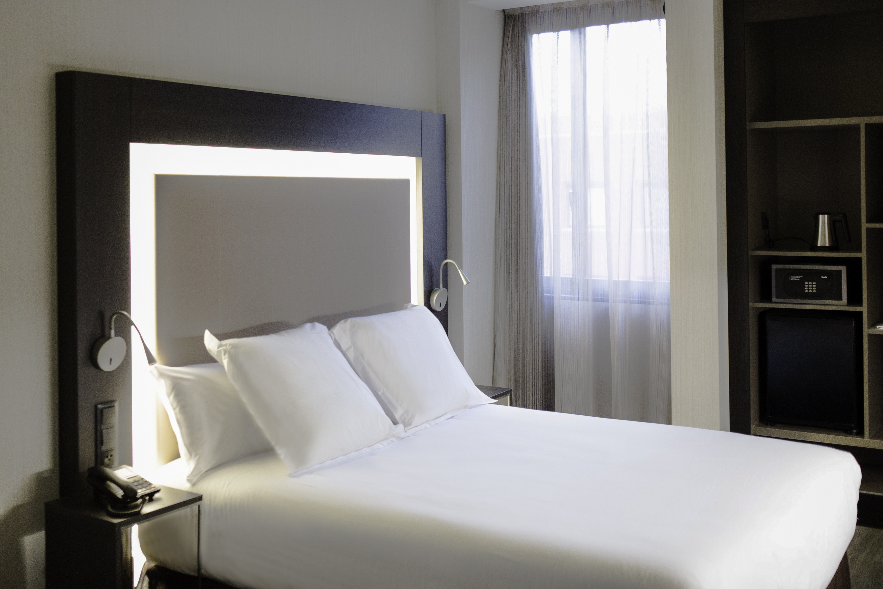 Double Queen Size Bed