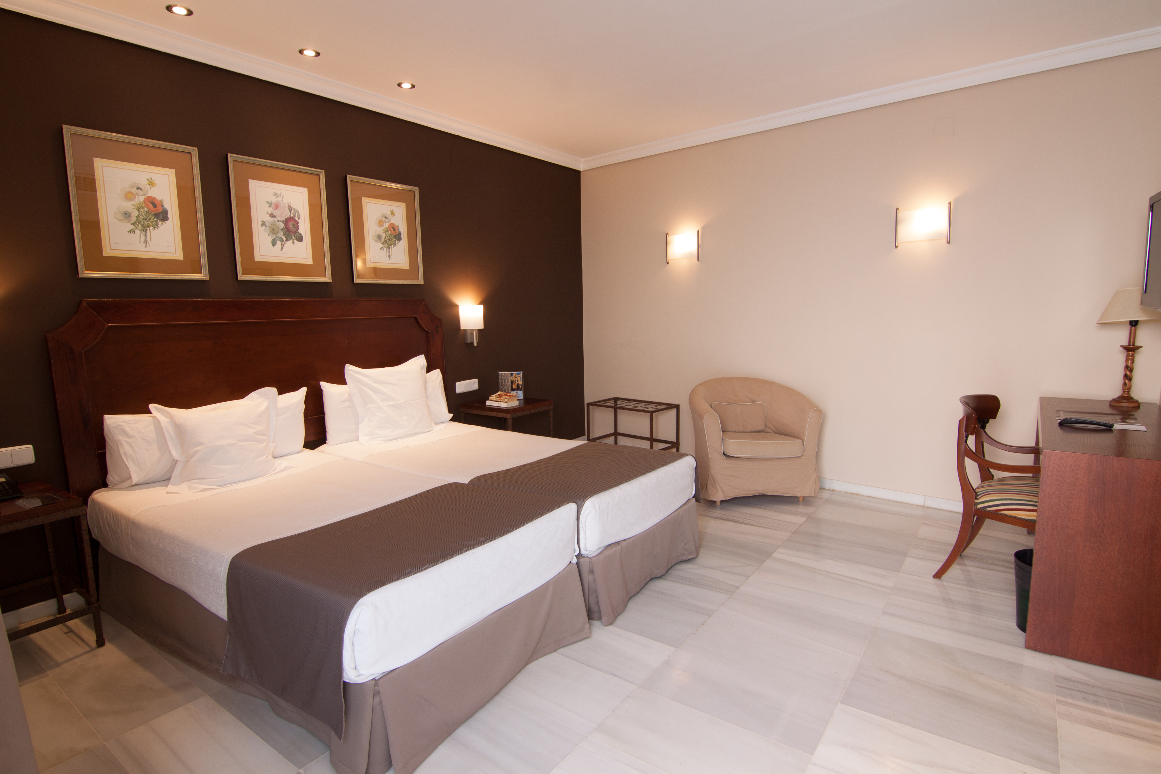 Double or Twin Standard