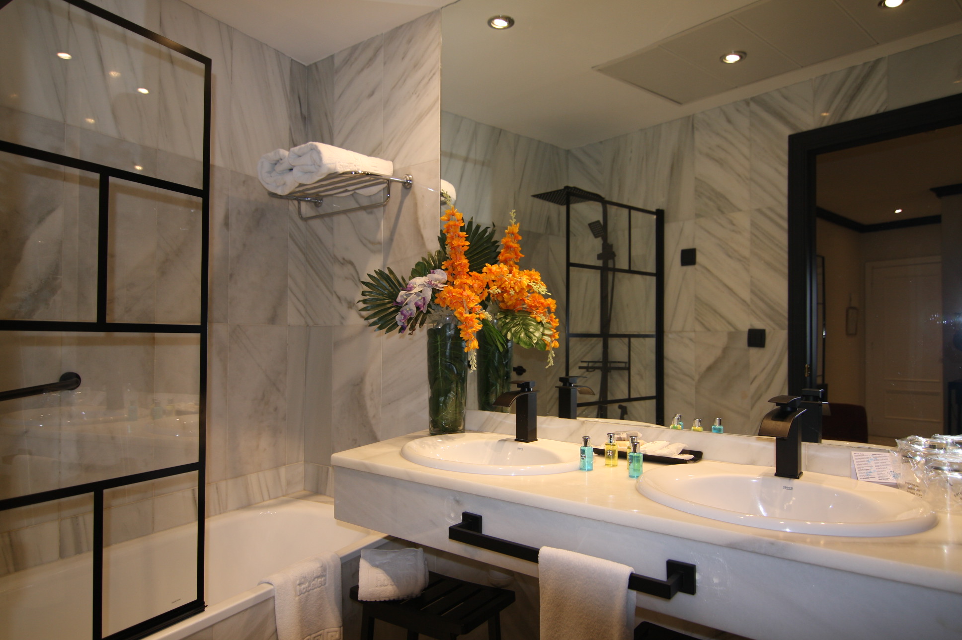 Family Room Capacity 2