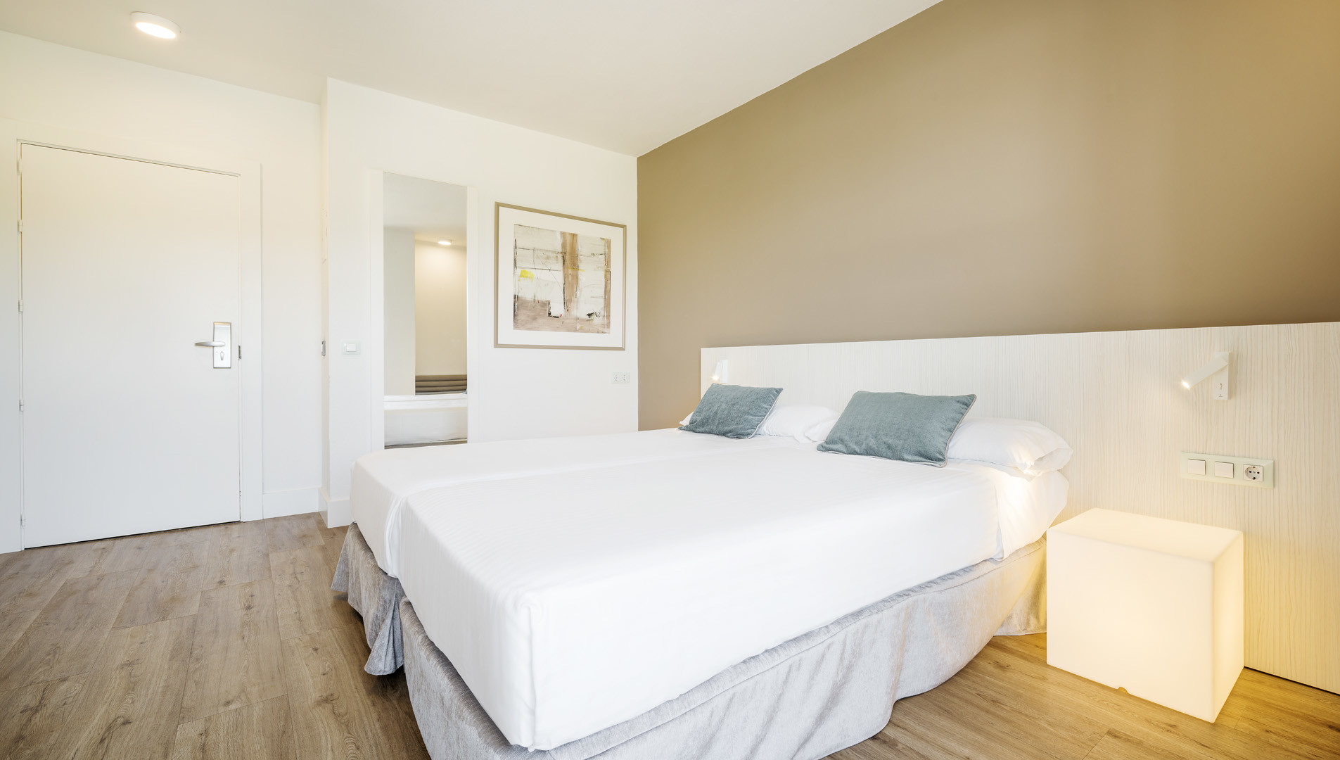 Double or Twin Standard