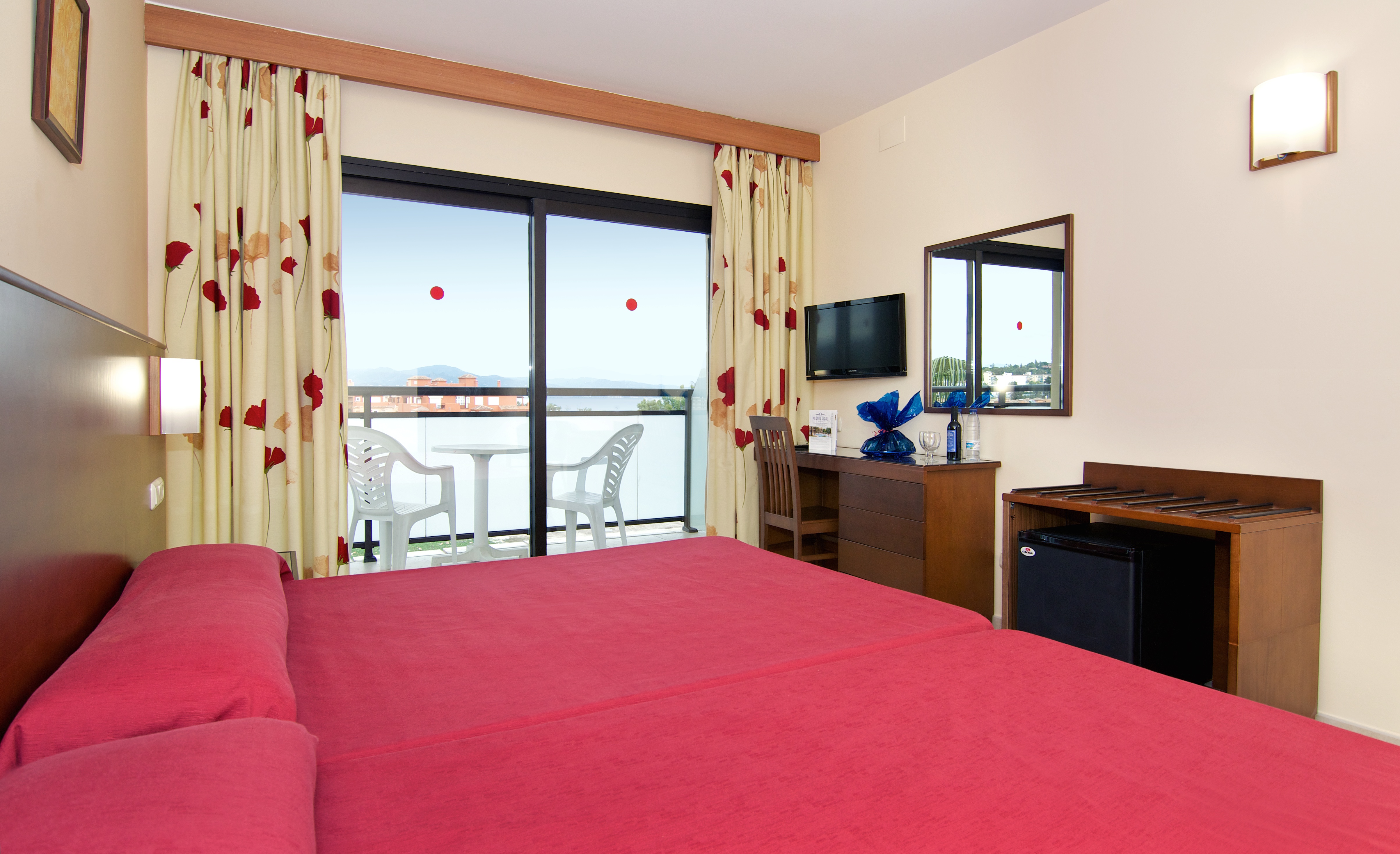 Double or Twin Capacity 4