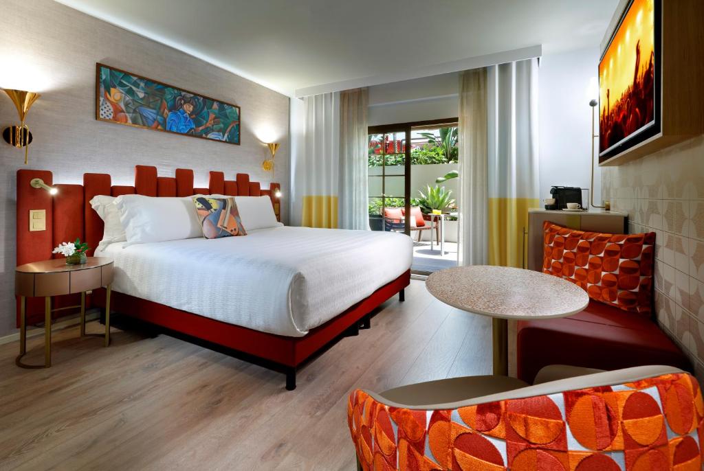 Double or Twin Deluxe with Terrace