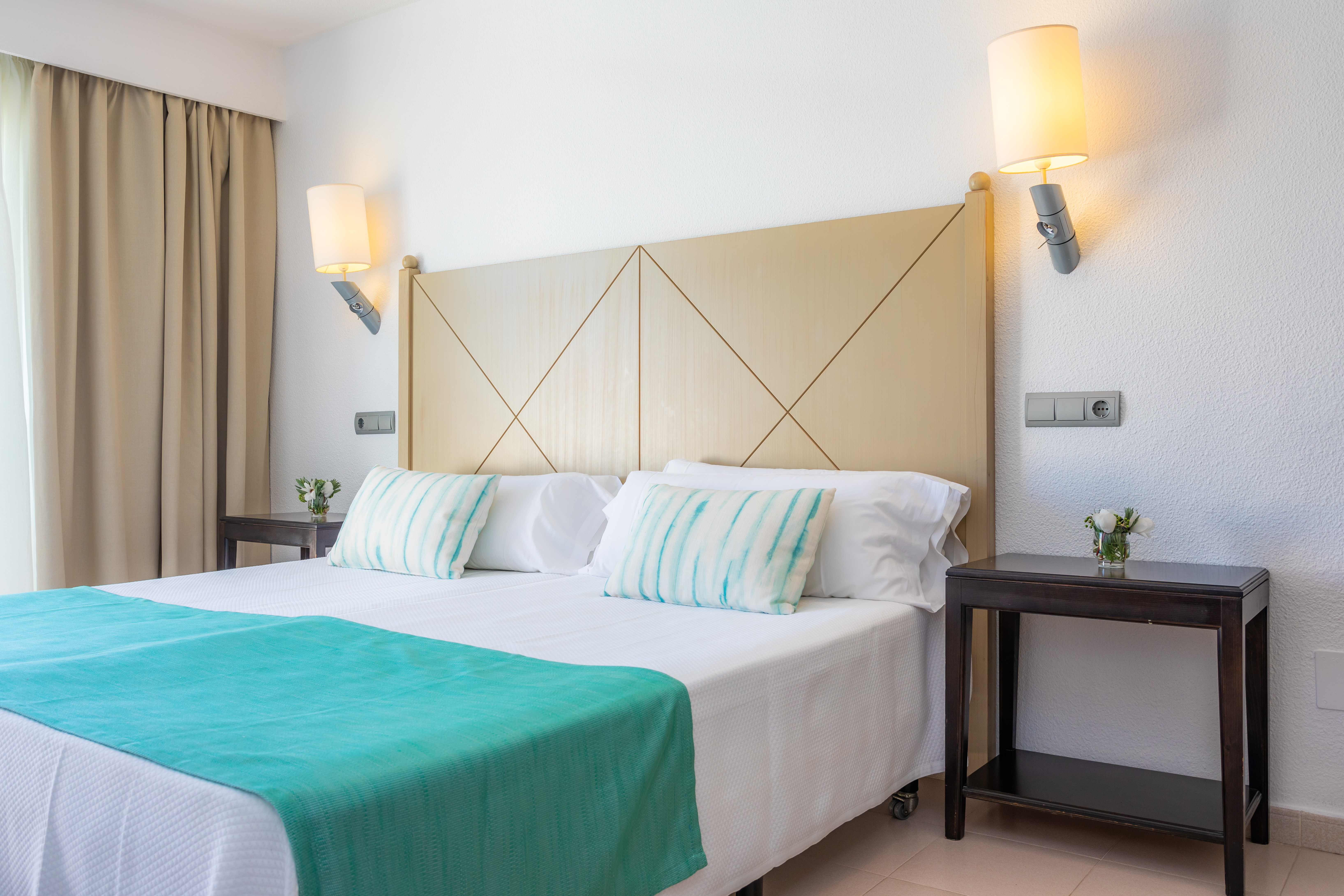 Double or Twin Standard