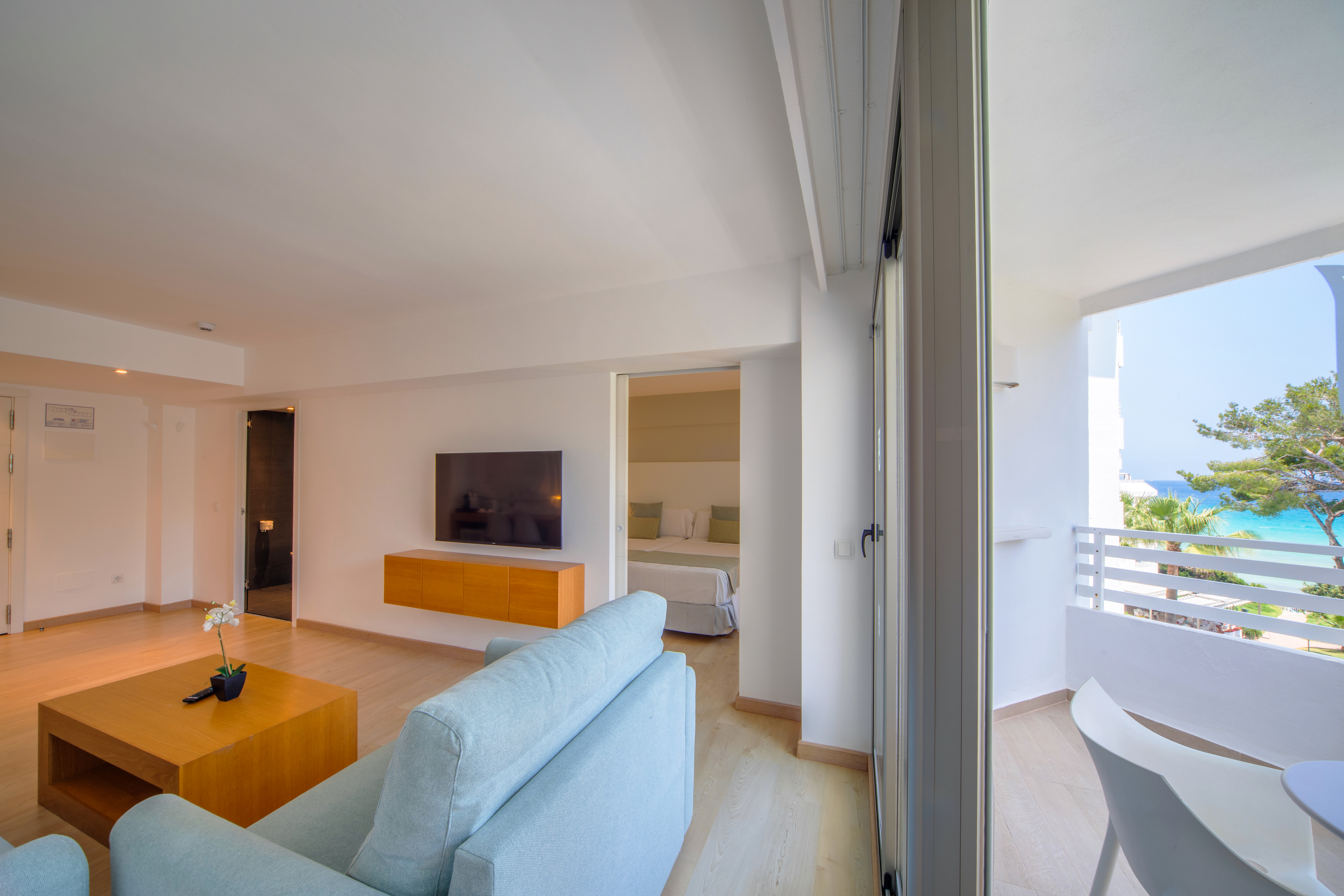 Suite Side Sea View One Bedroom