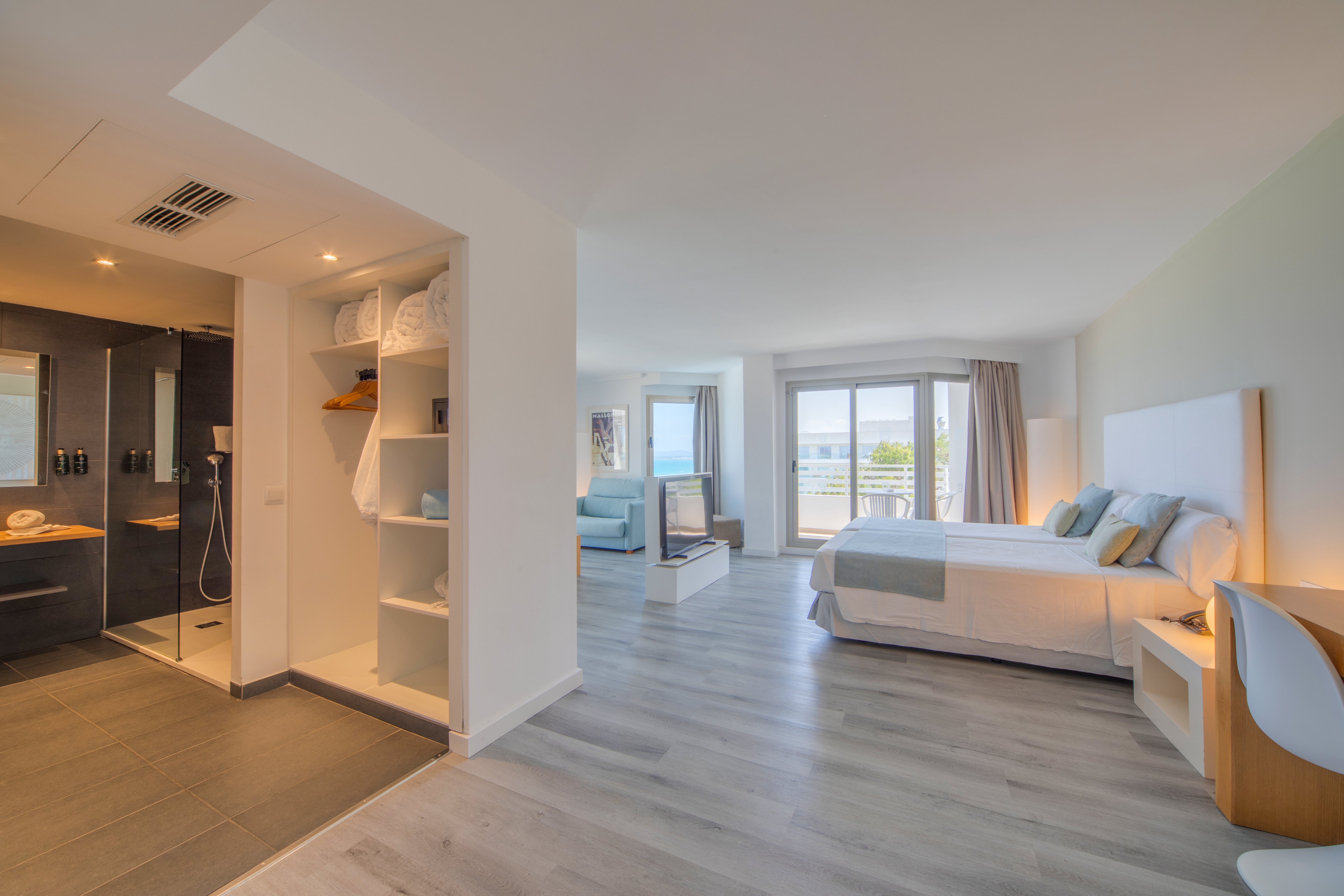 Junior Suite Side Sea View