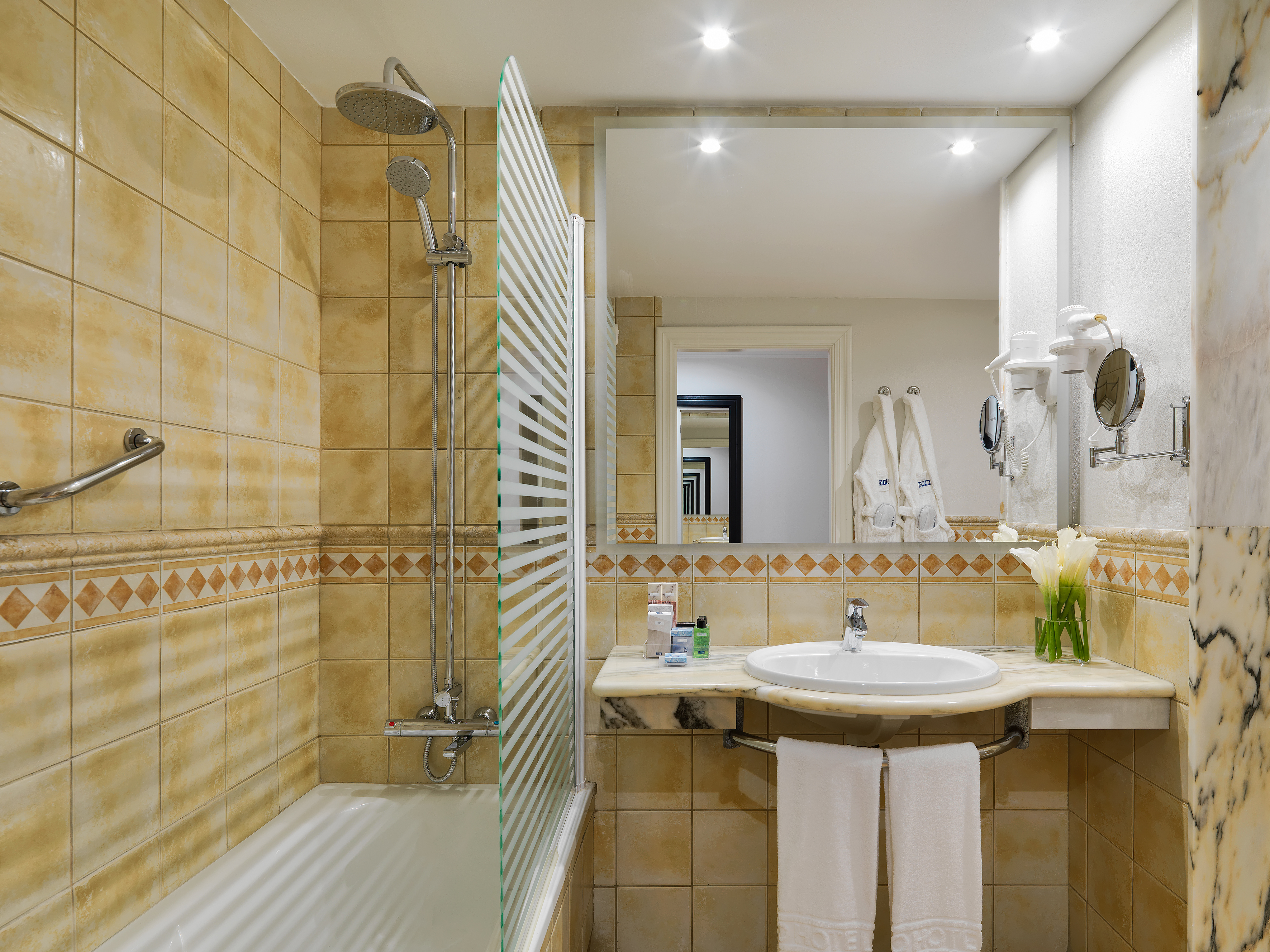 Double or Twin Standard