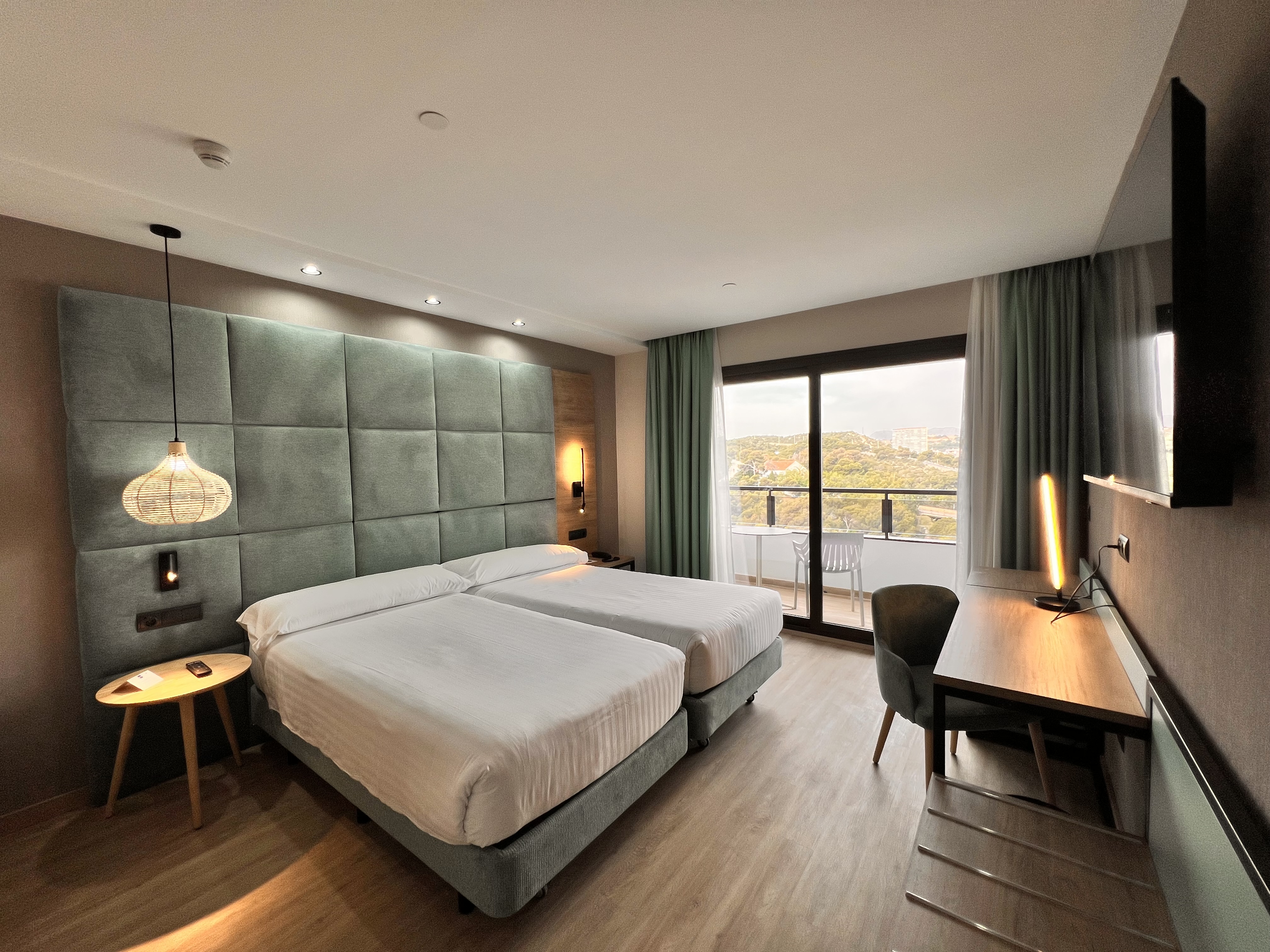 Double or Twin Superior Sea View