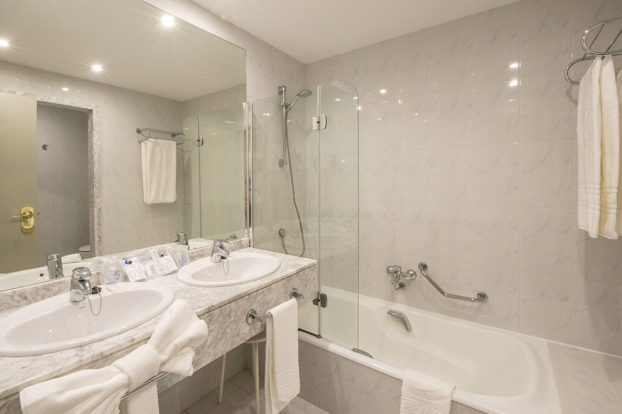 Double or Twin Two Beds