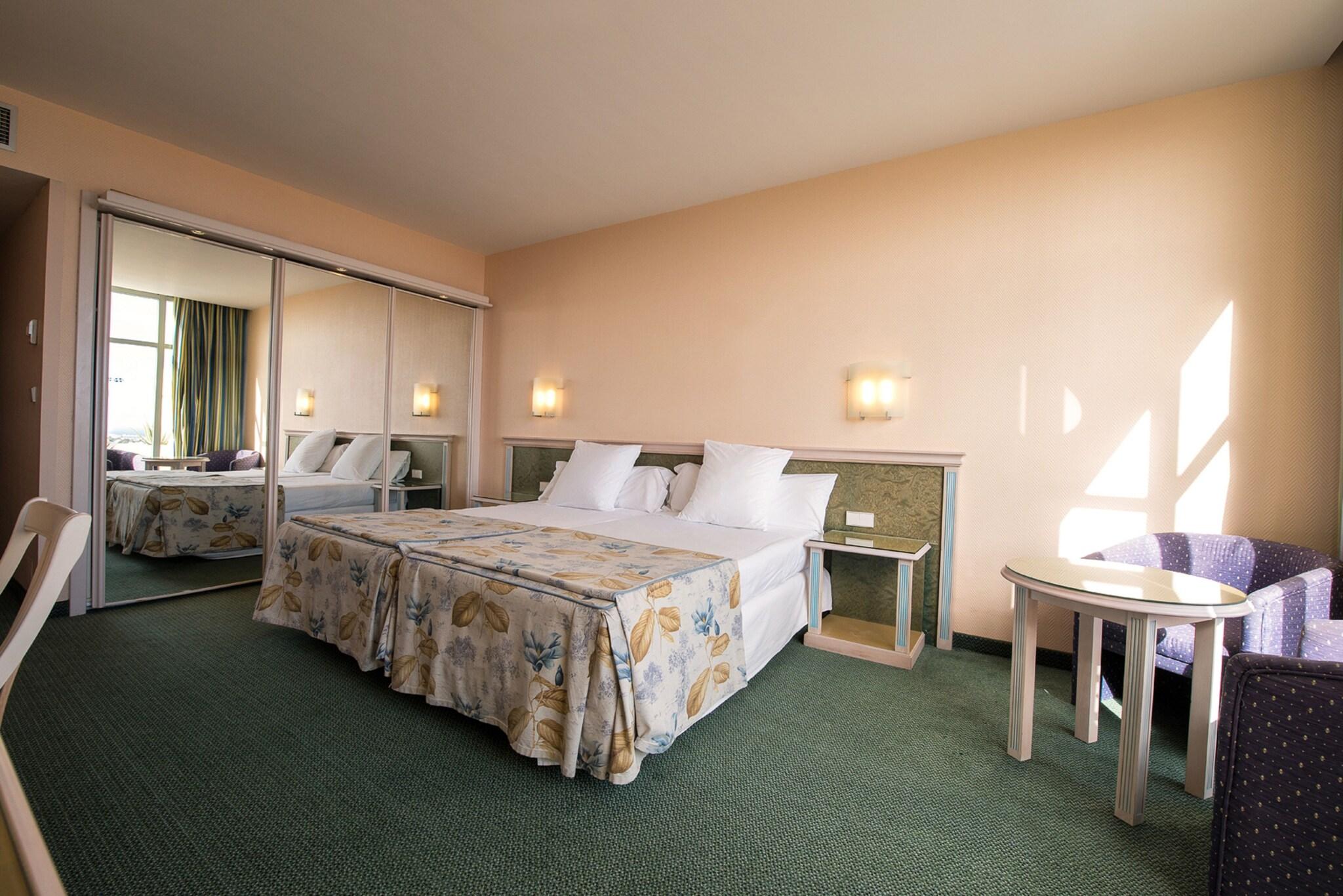 Double or Twin Two Beds