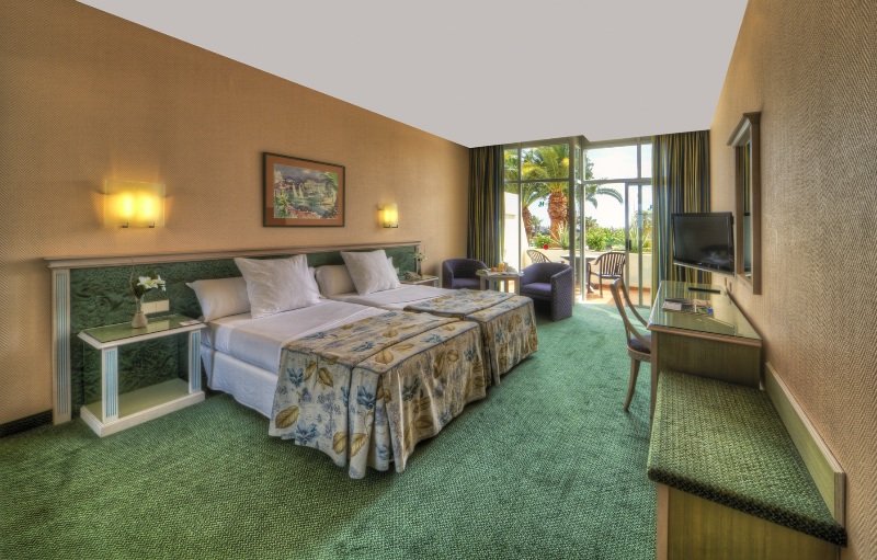 Double or Twin Standard