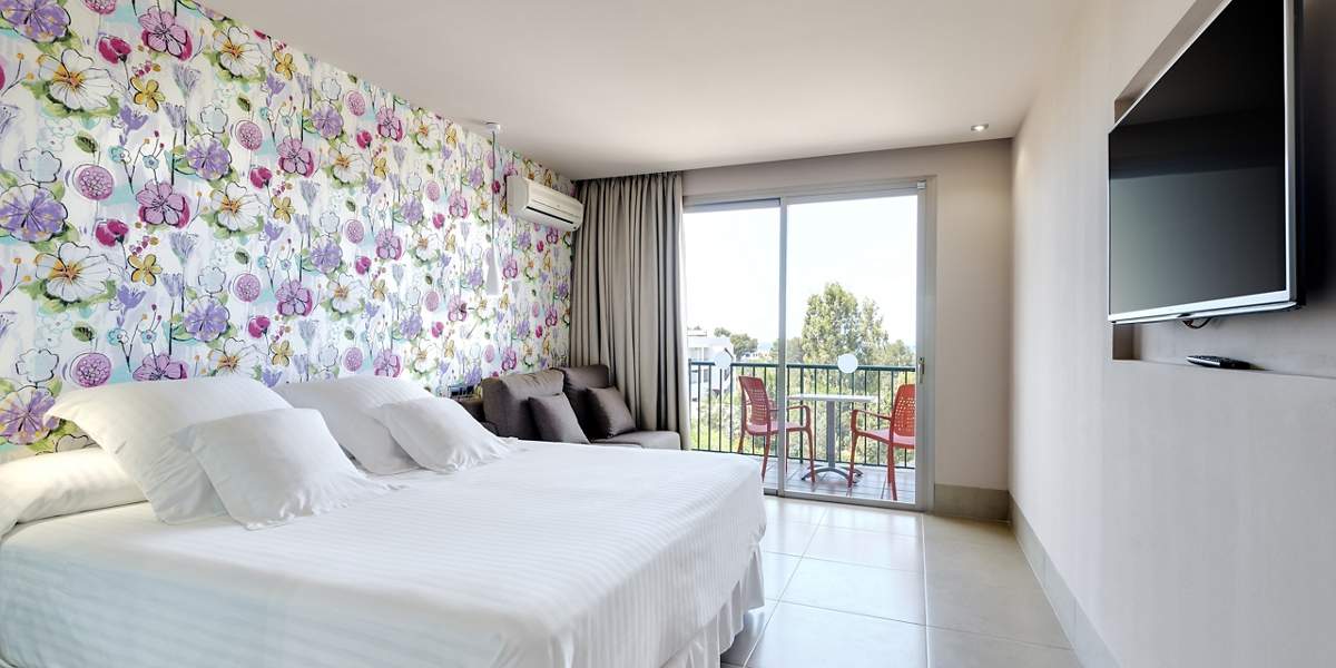 Family Room Superior Pool View