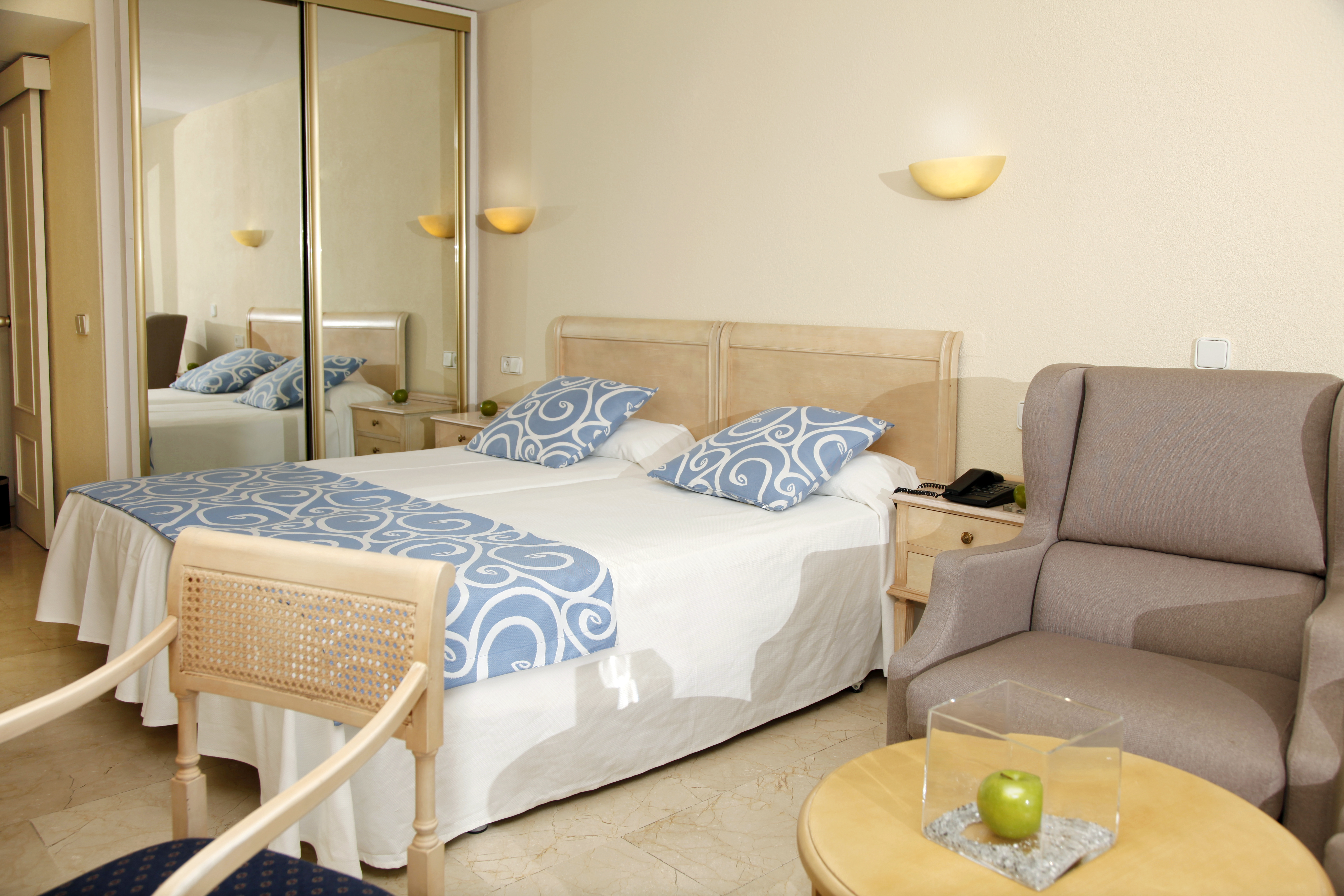 Double or Twin Standard