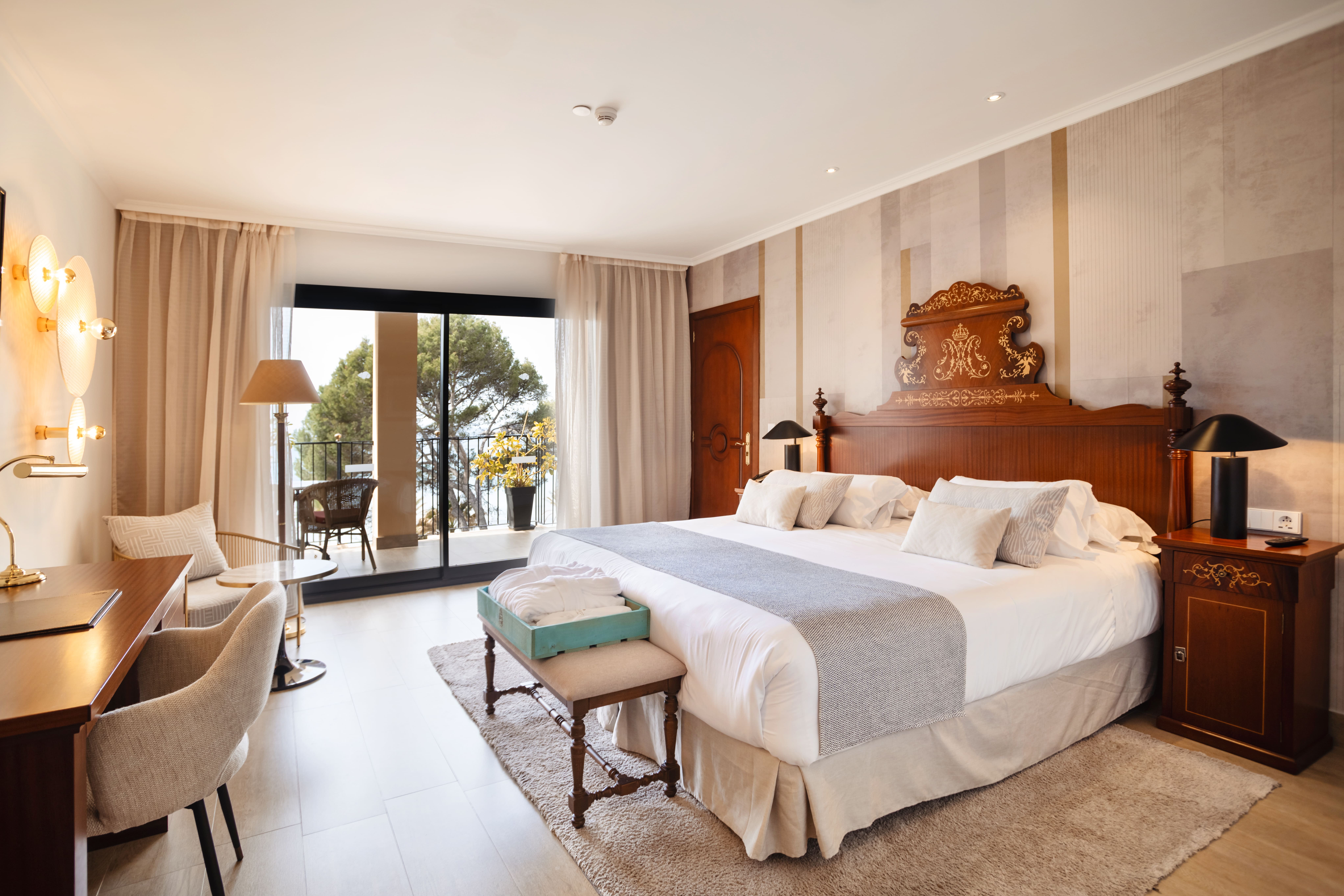 Double or Twin Deluxe Sea Front