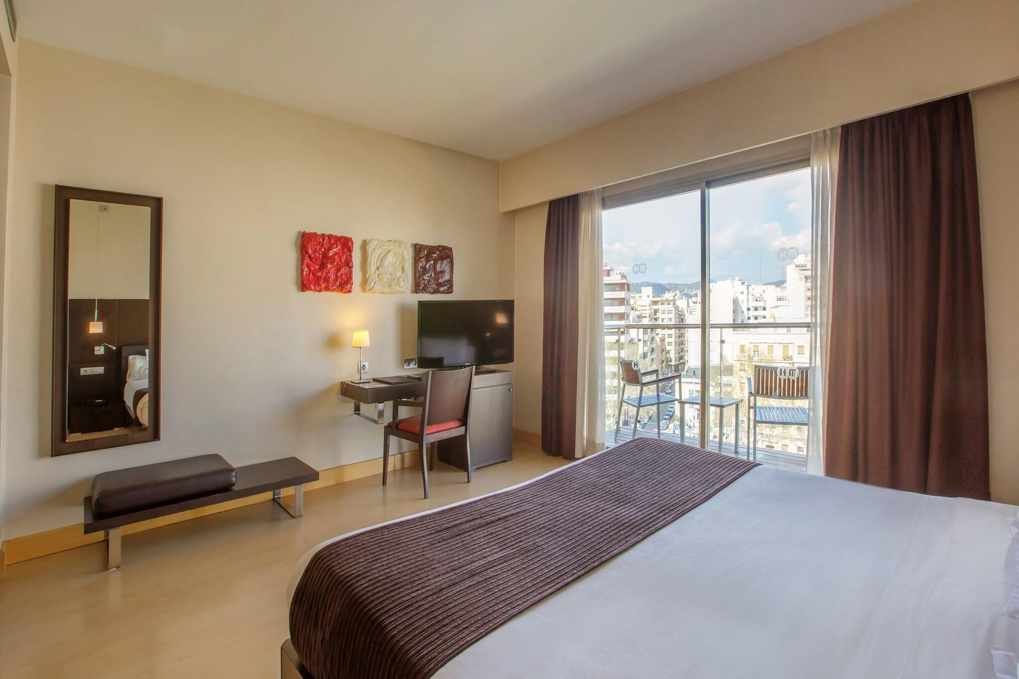 Junior Suite Queen Size Bed