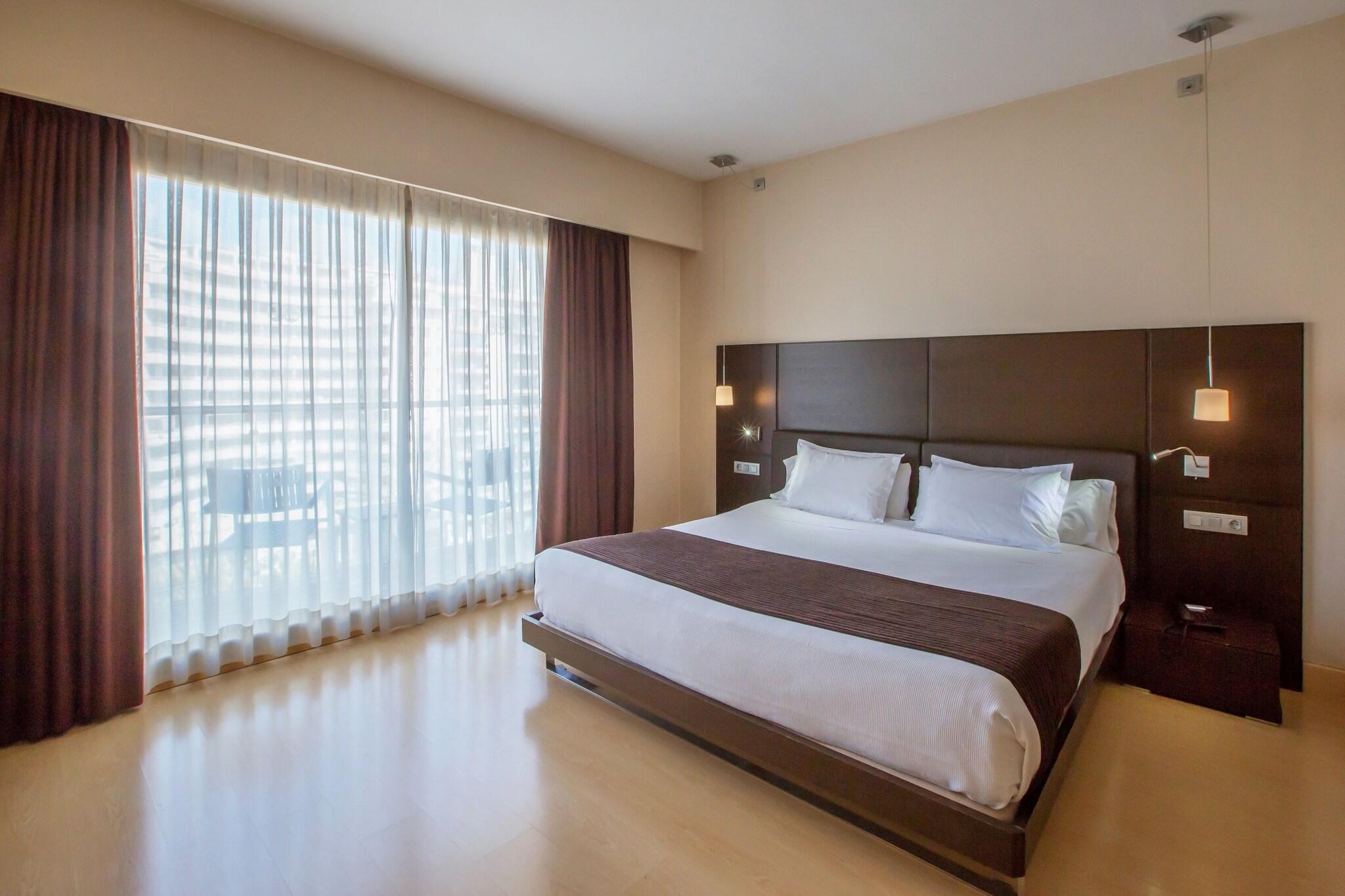 Junior Suite Queen Size Bed