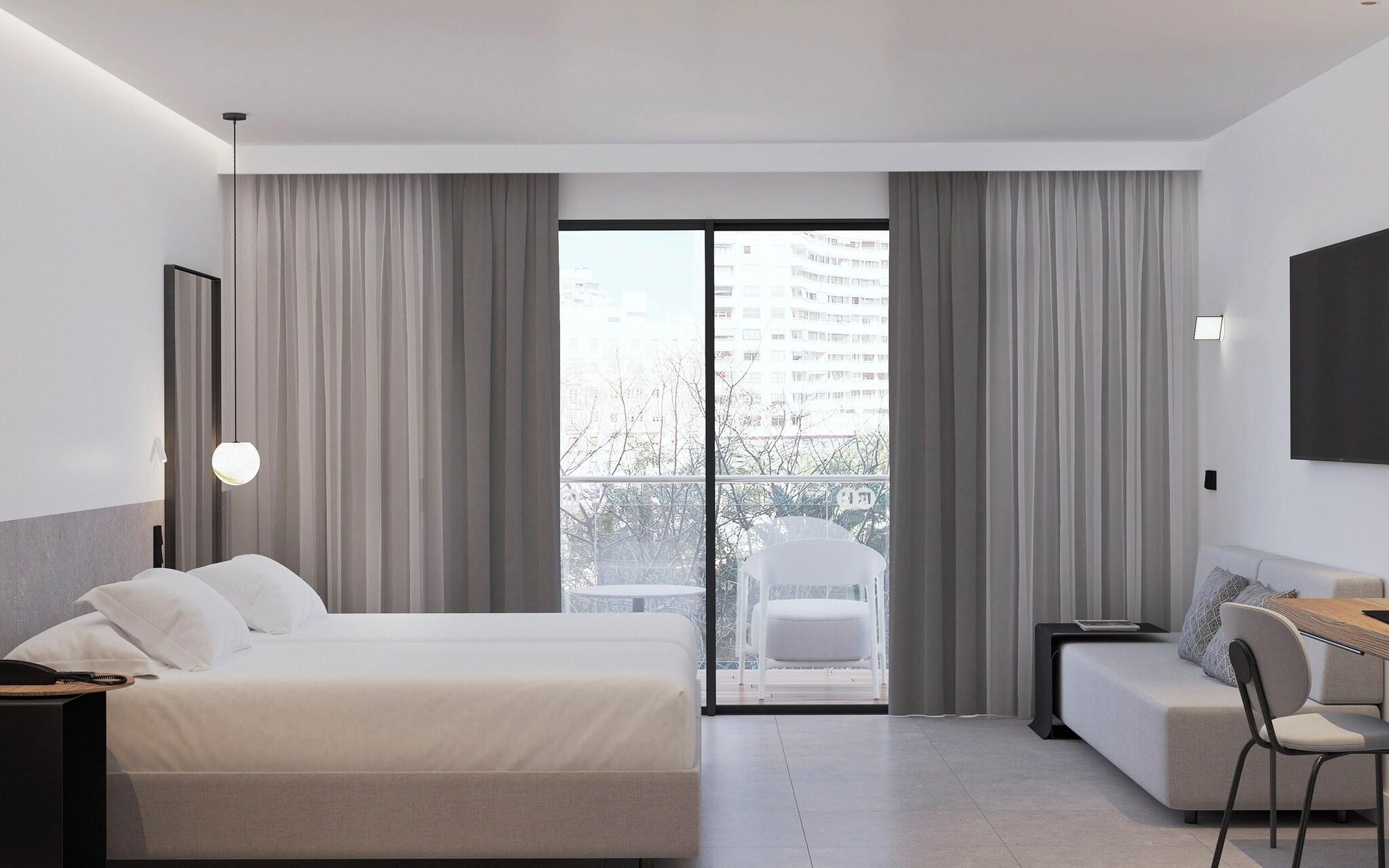 Junior Suite Queen Size Bed