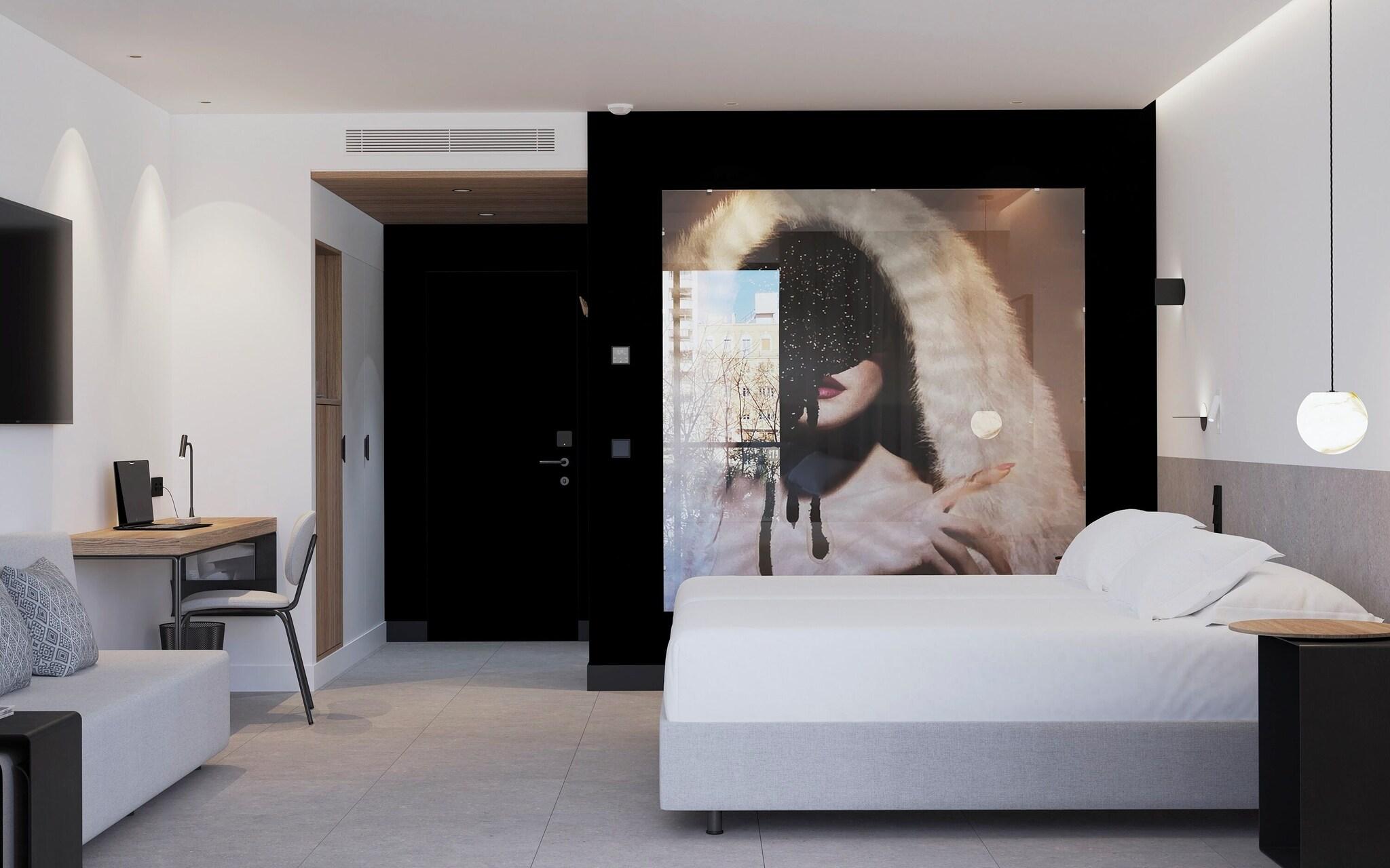 Junior Suite Queen Size Bed