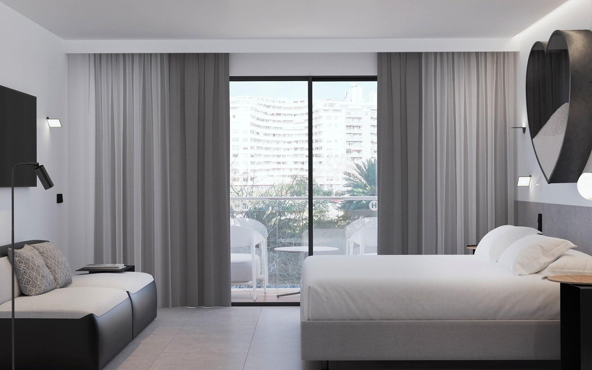 Junior Suite Queen Size Bed