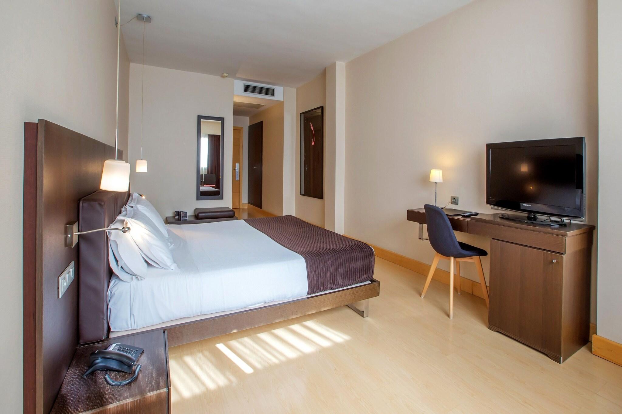 Double Queen Size Bed