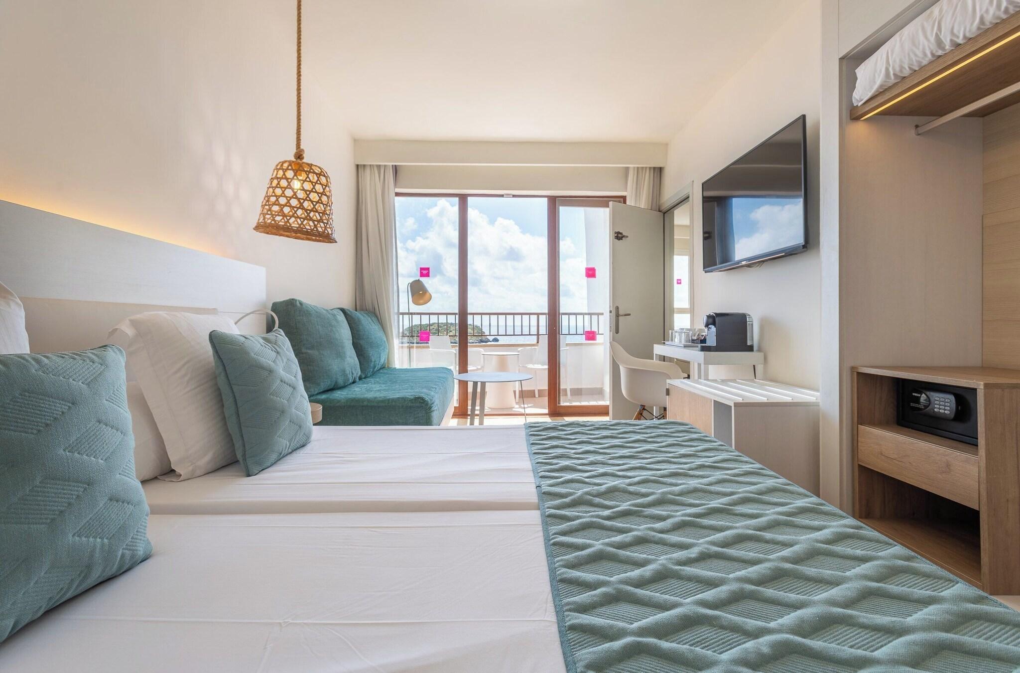 Twin Deluxe Sea View