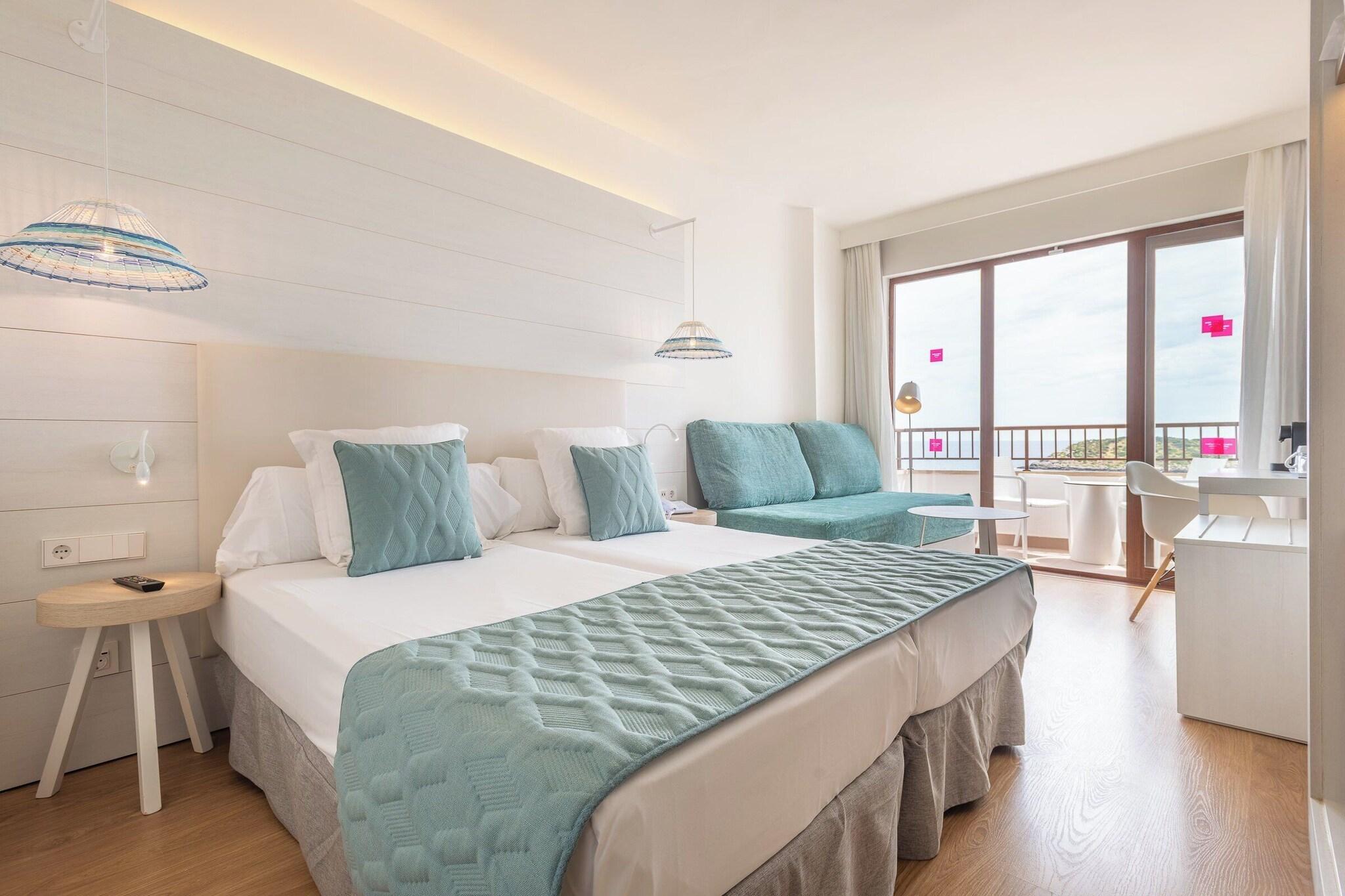 Twin Deluxe Sea View