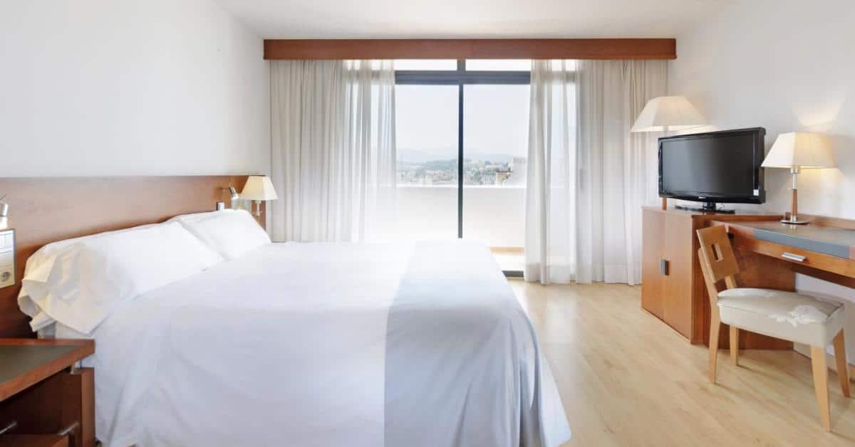 Double or Twin Standard