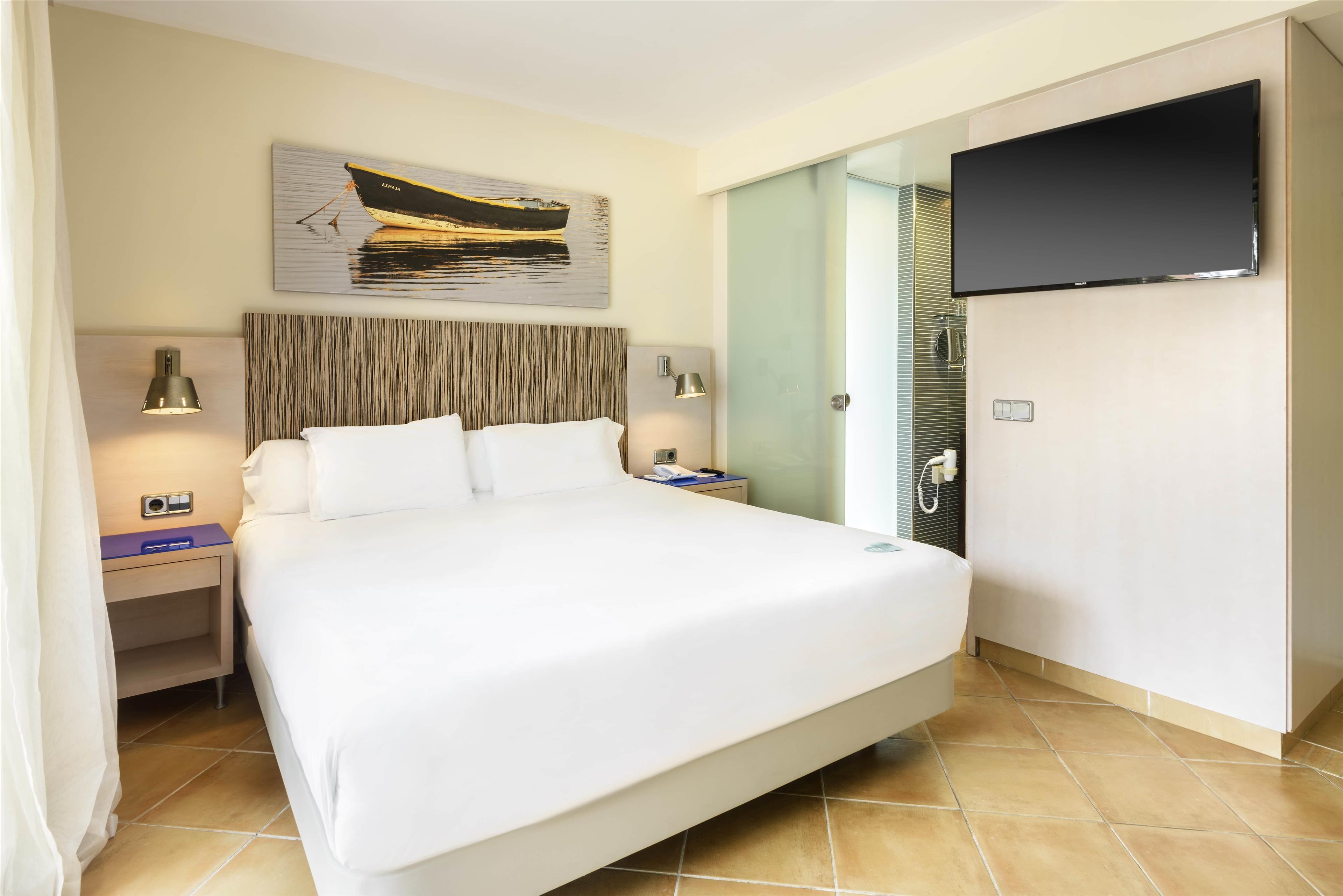 Double or Twin Deluxe