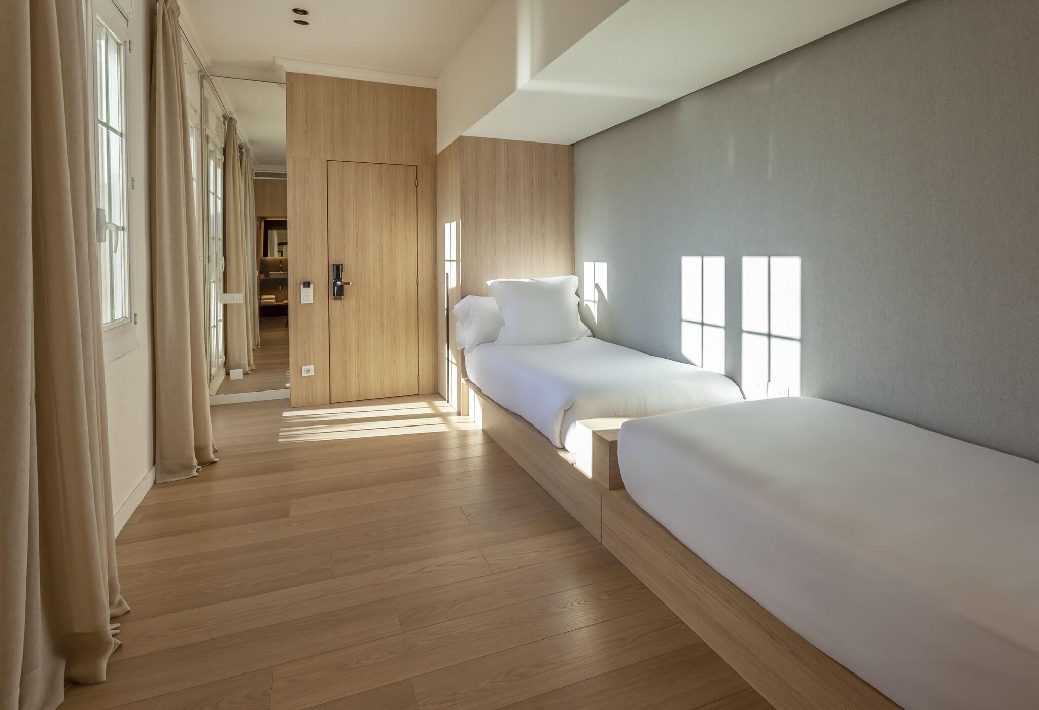 Family Room Three Beds