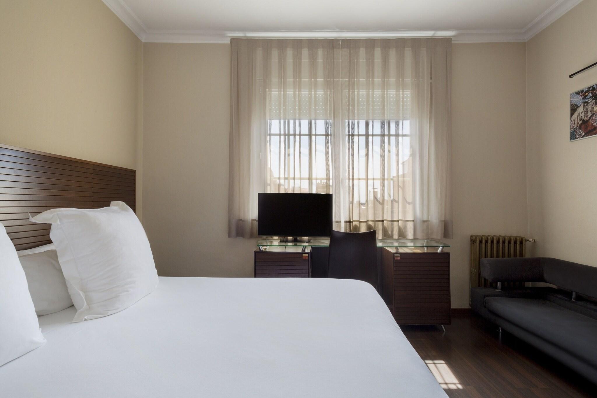 Family Room Three Beds