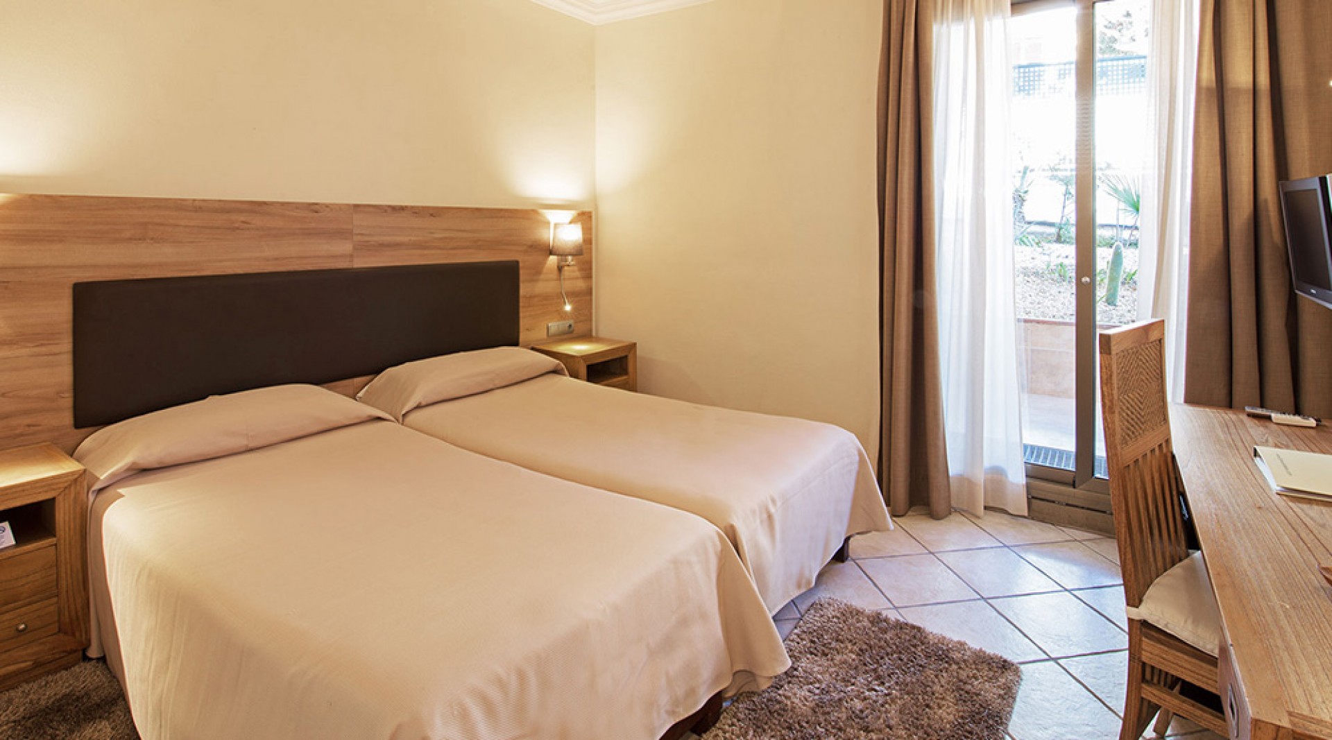 Double or Twin Standard