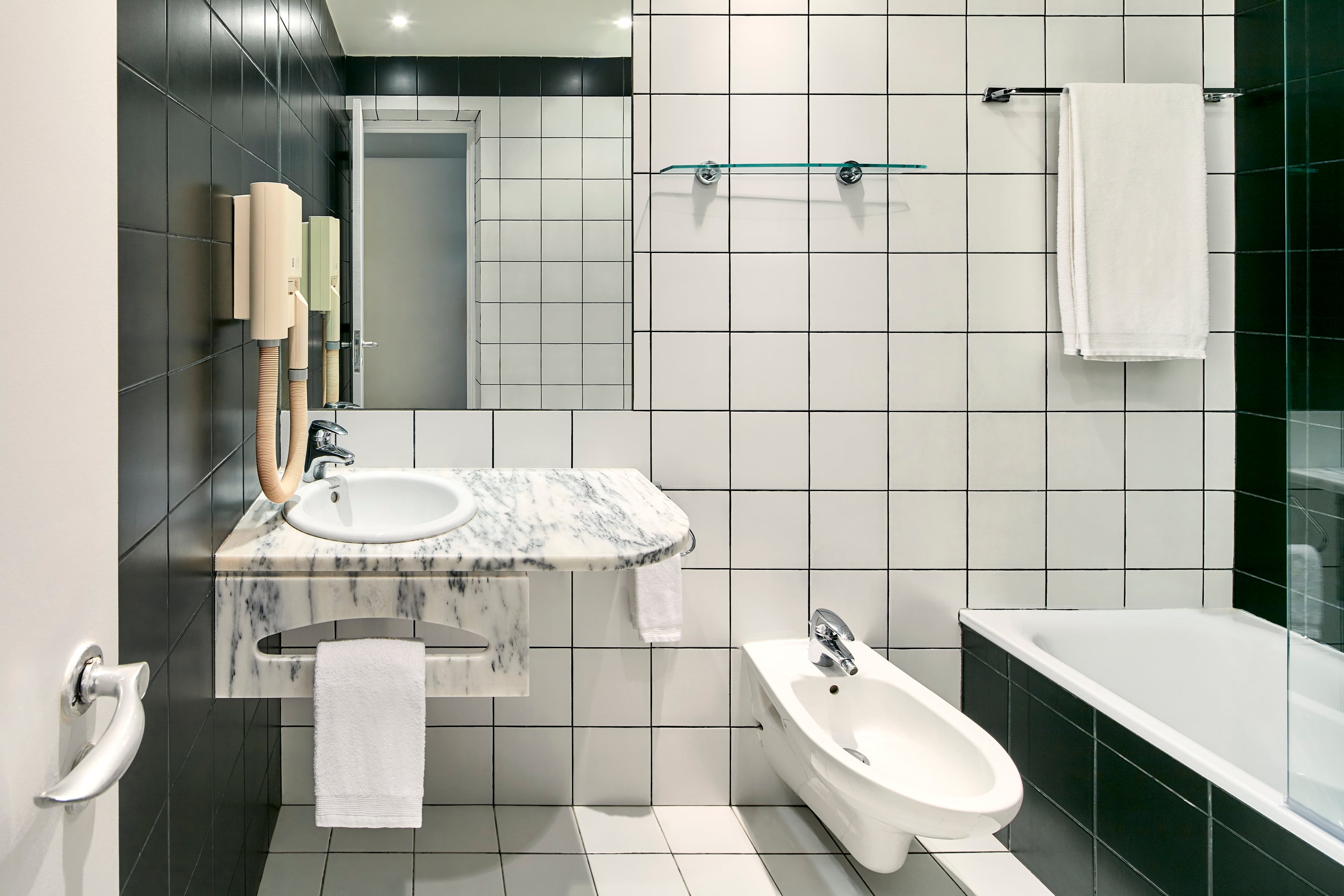 Family Room Capacity 4