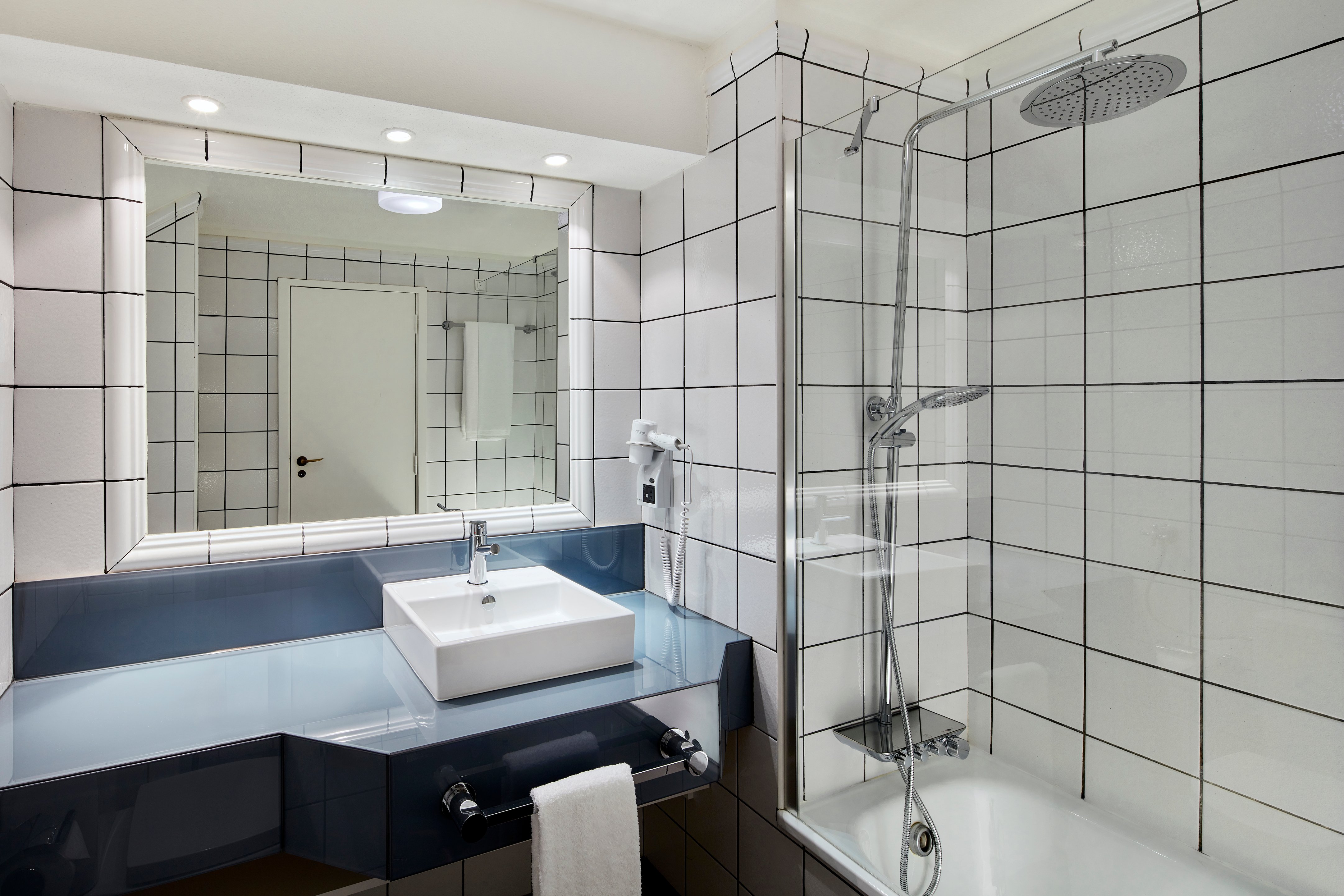 Family Room Capacity 4