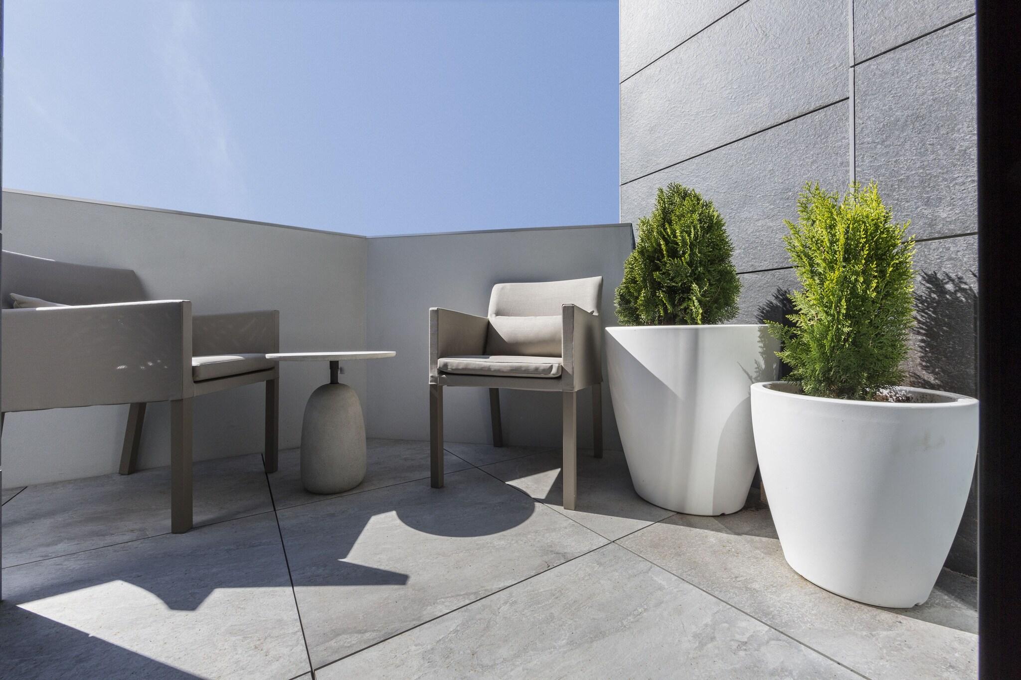 Double Queen Size Bed