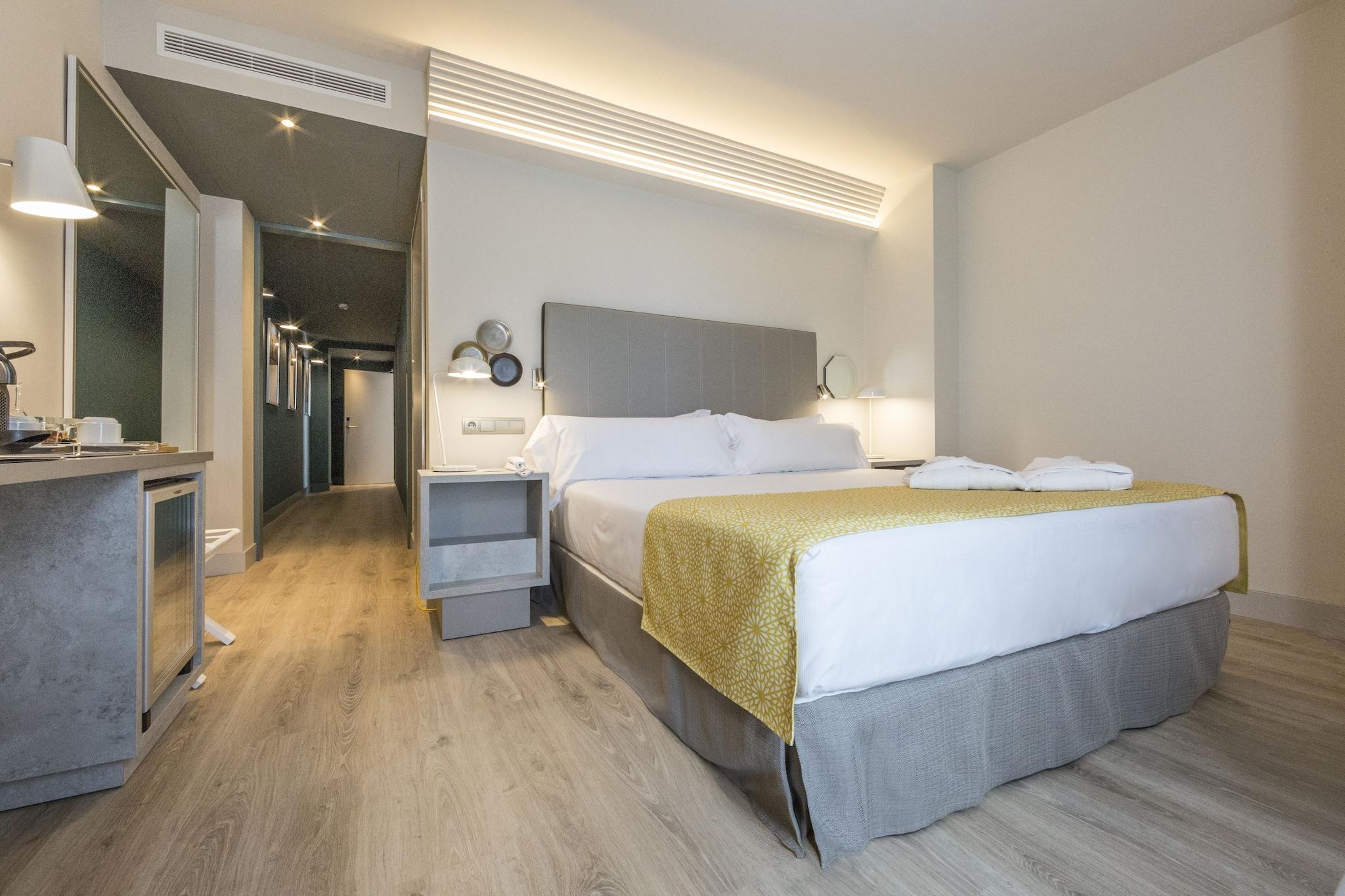 Double Queen Size Bed