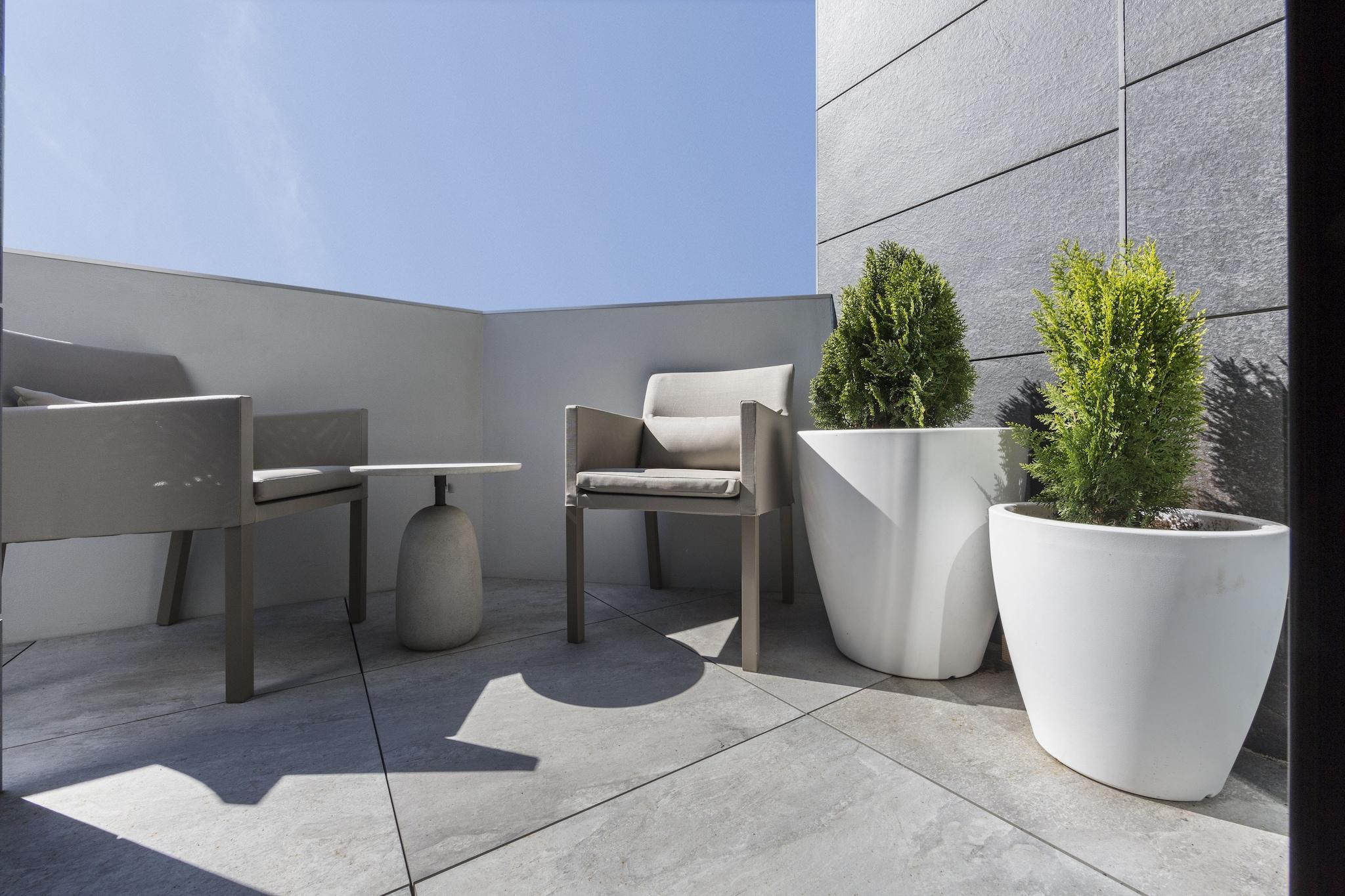 Double Queen Size Bed