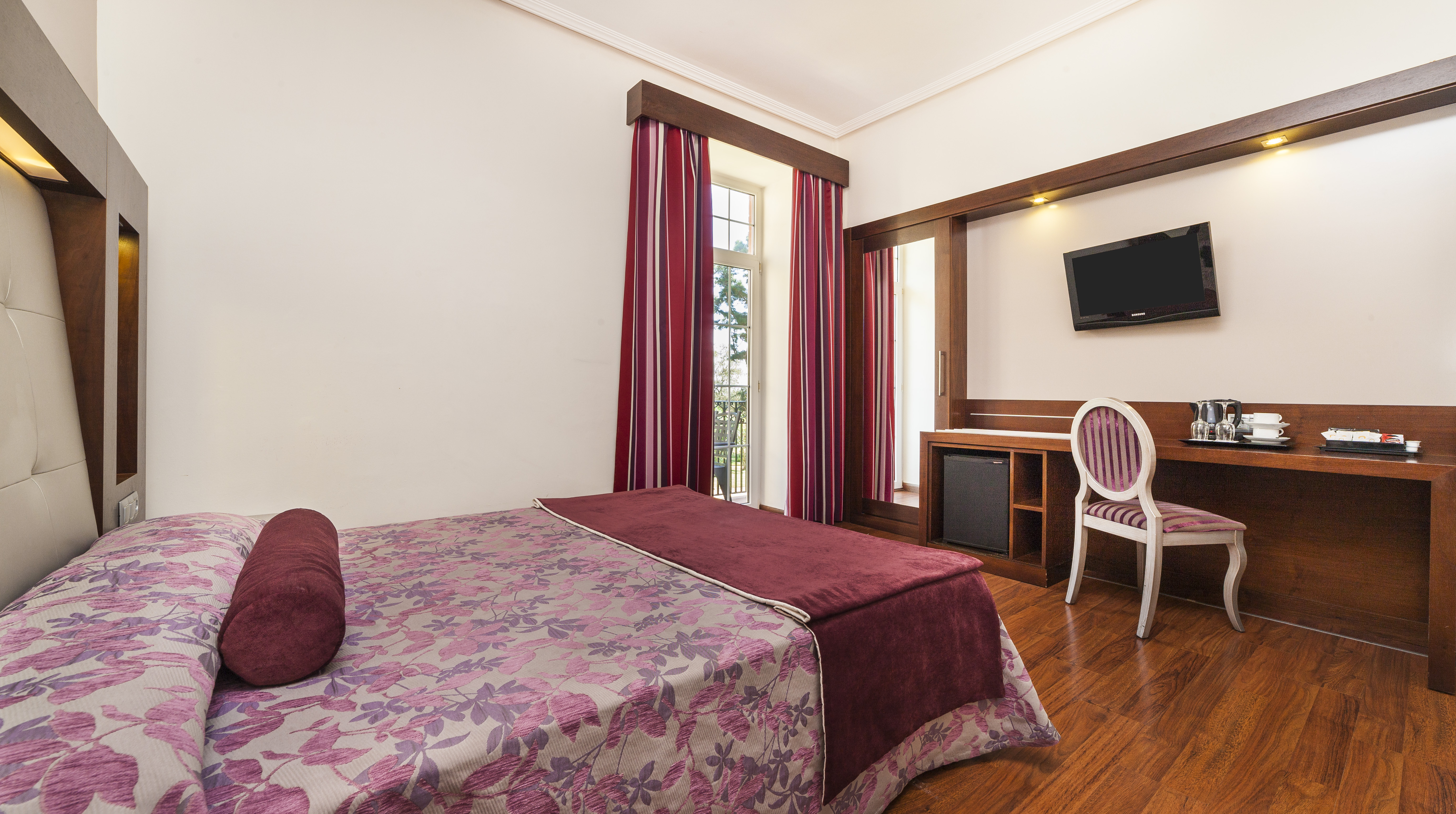 Double Single Executive