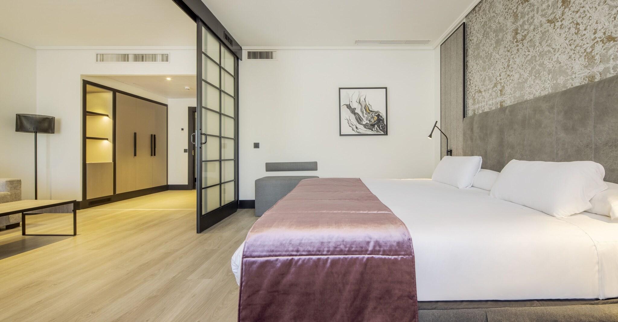 Suite Premium Queen Bed