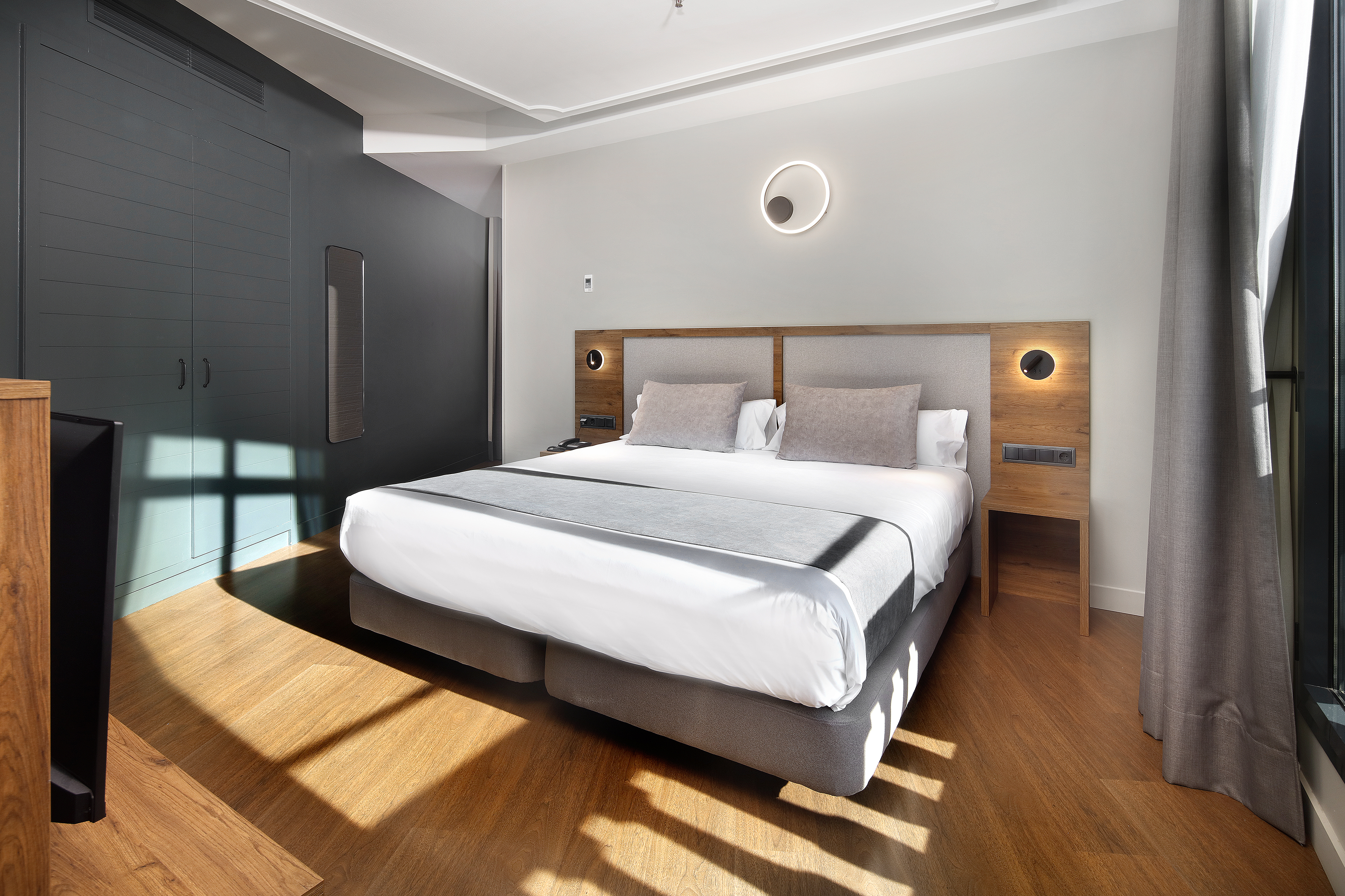 Double Superior King Bed