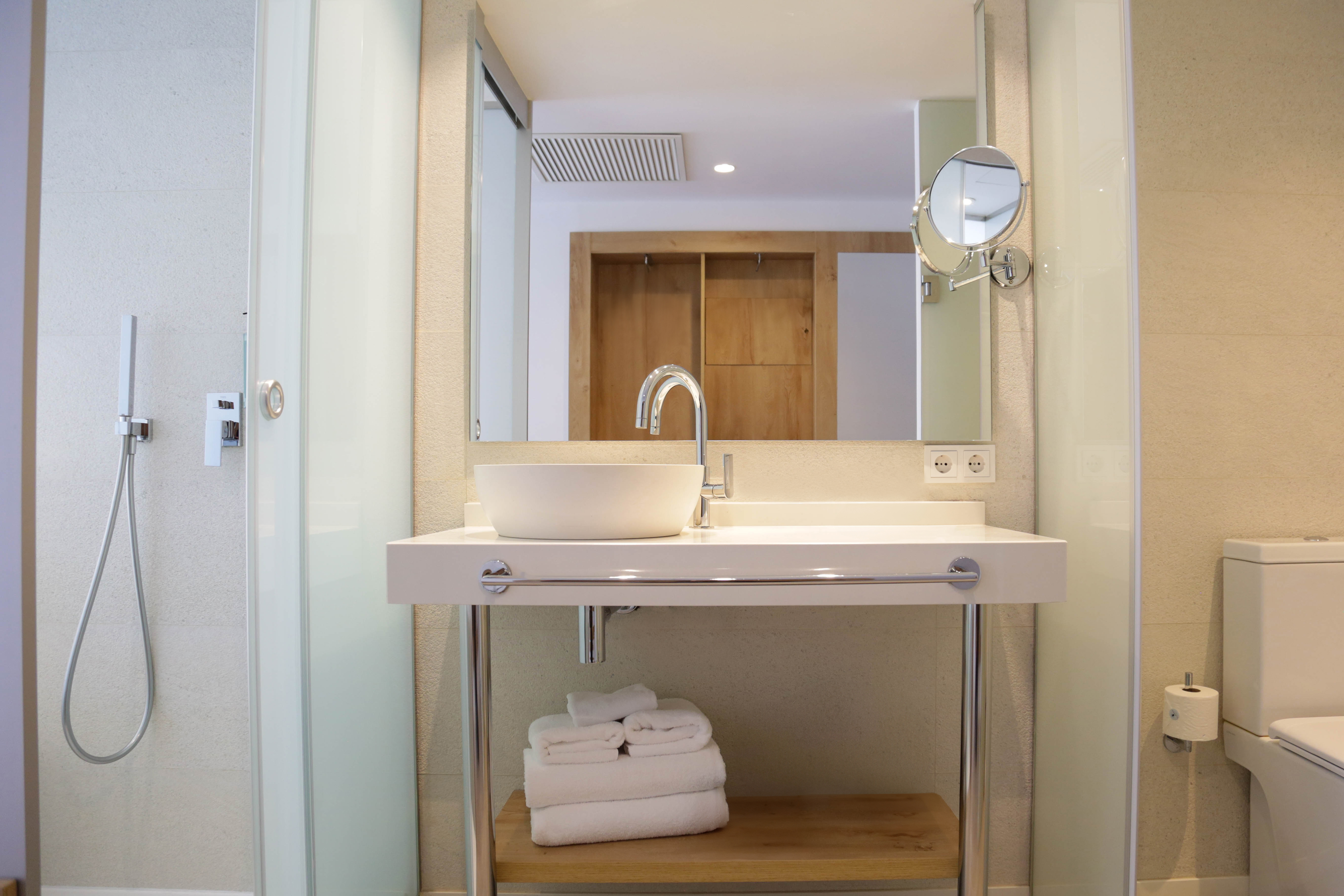 Double or Twin Deluxe with Terrace