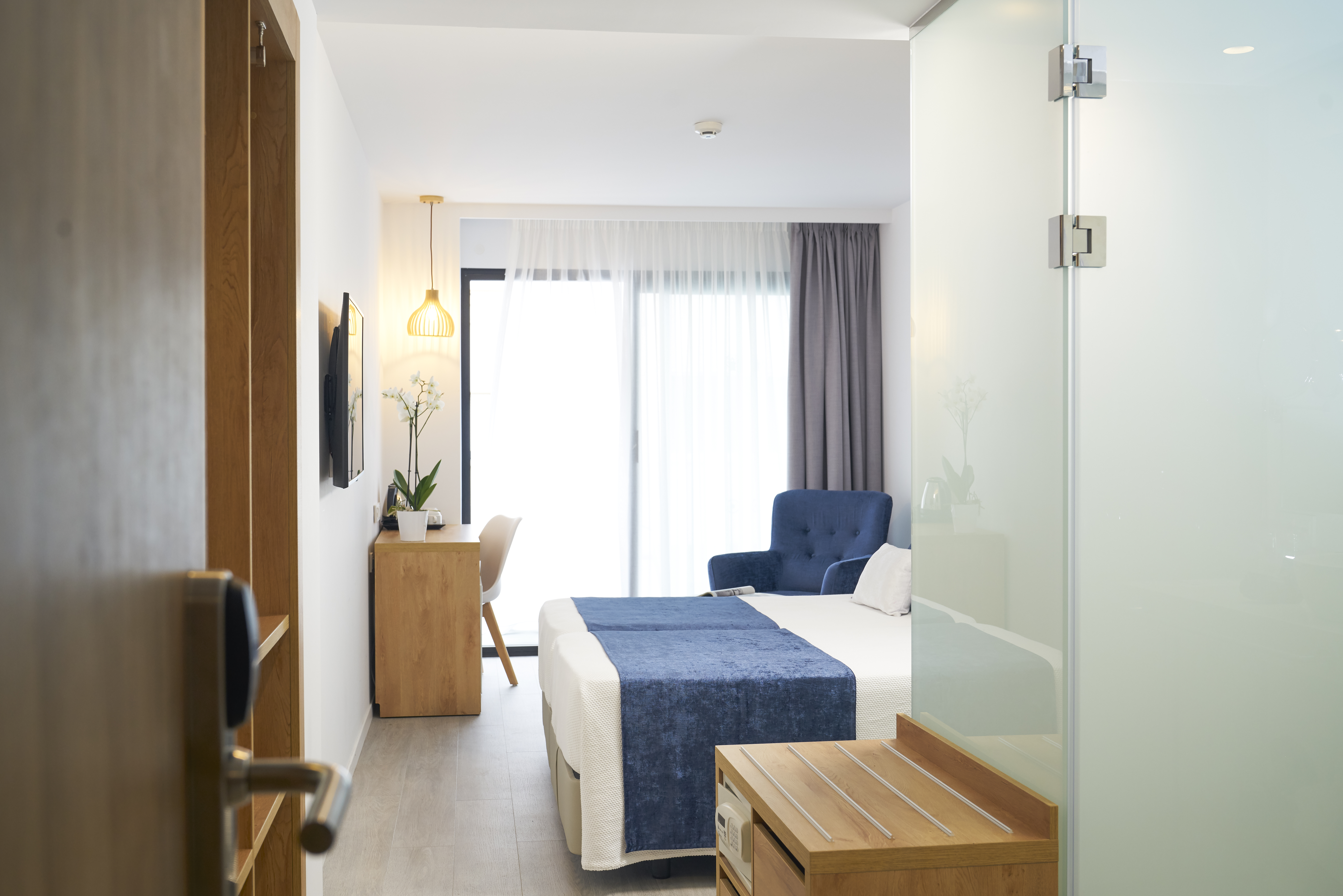 Double or Twin Standard