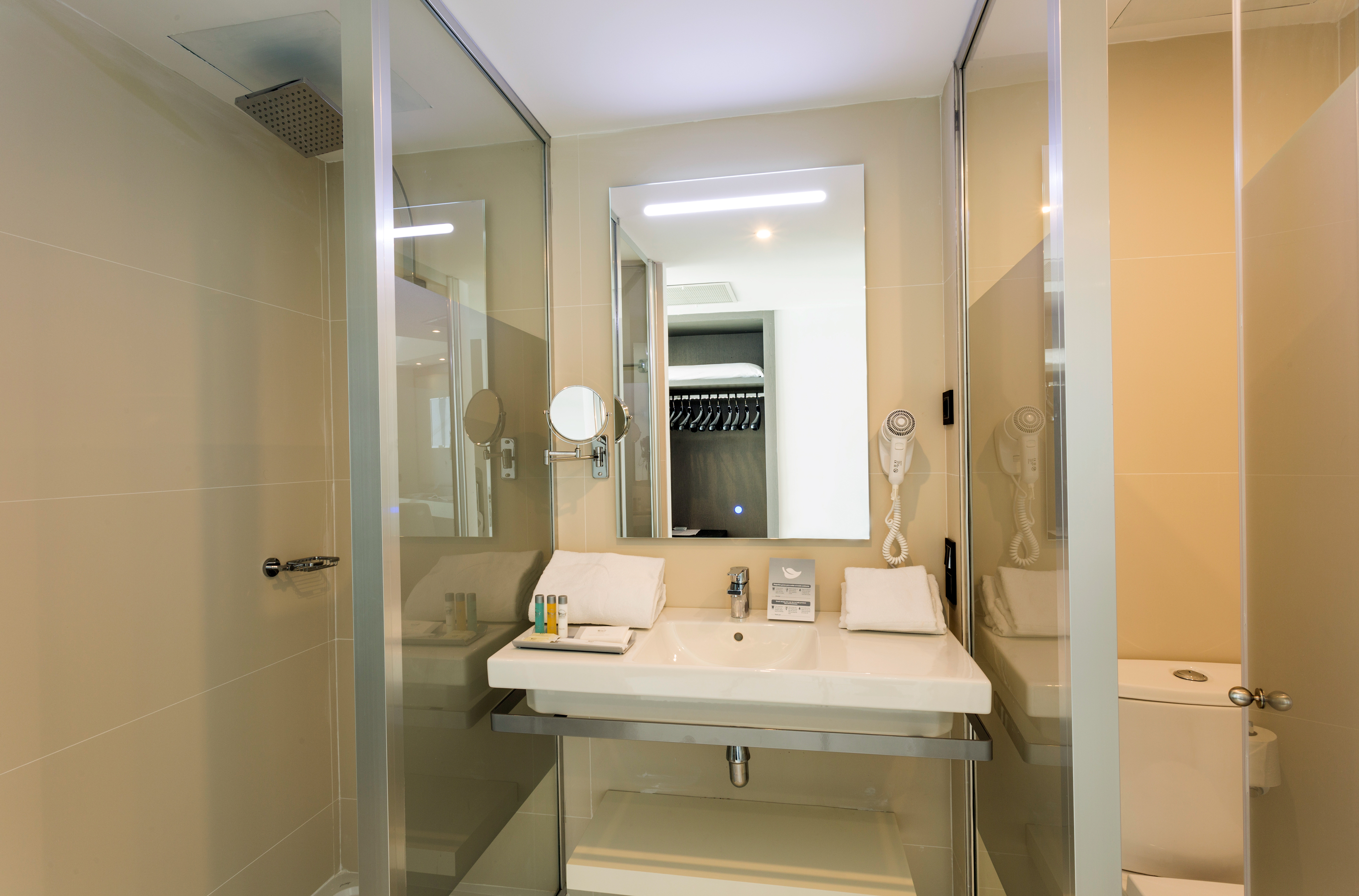 Double Single Pool View