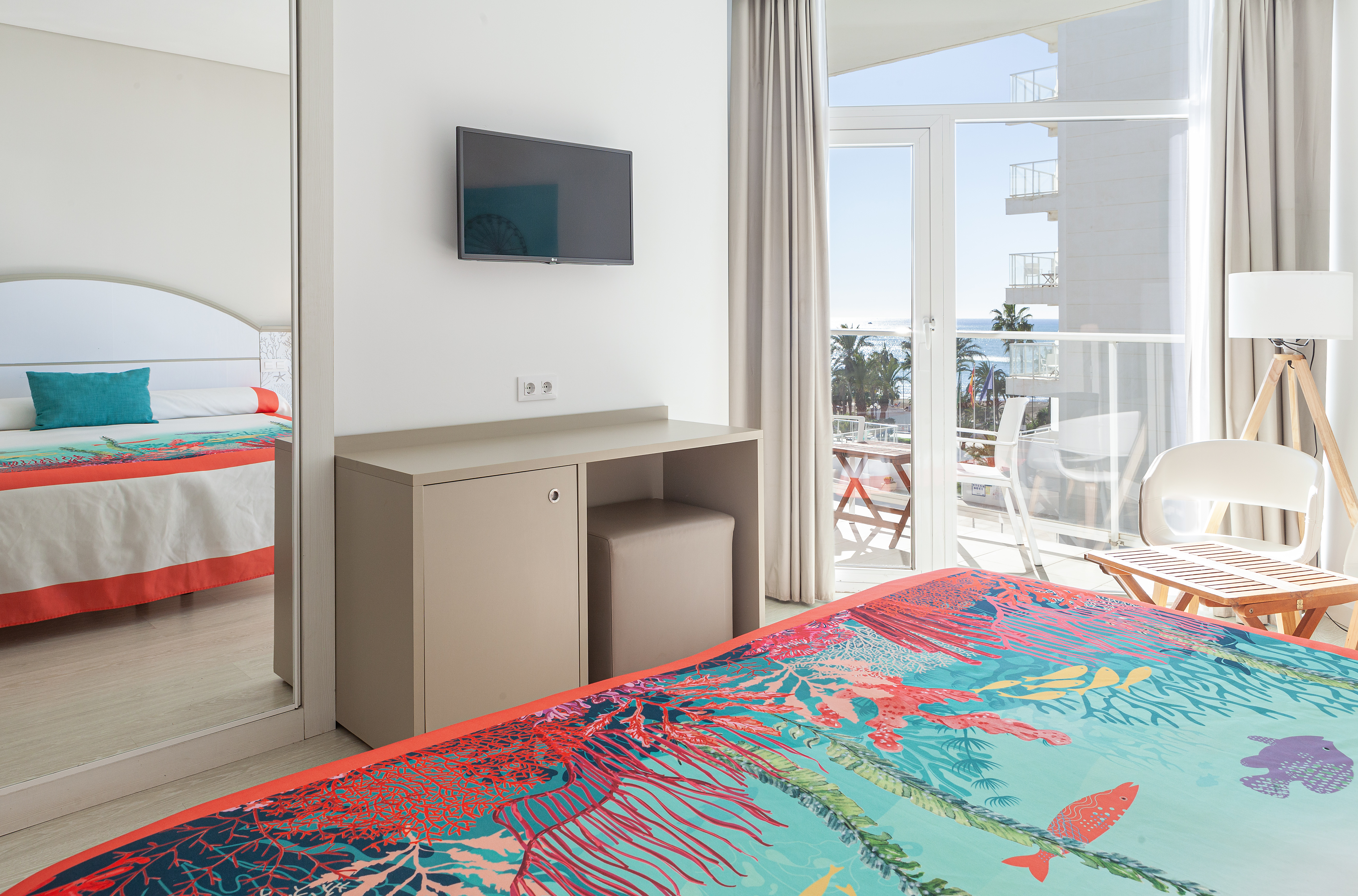 Double or Twin Side Sea View