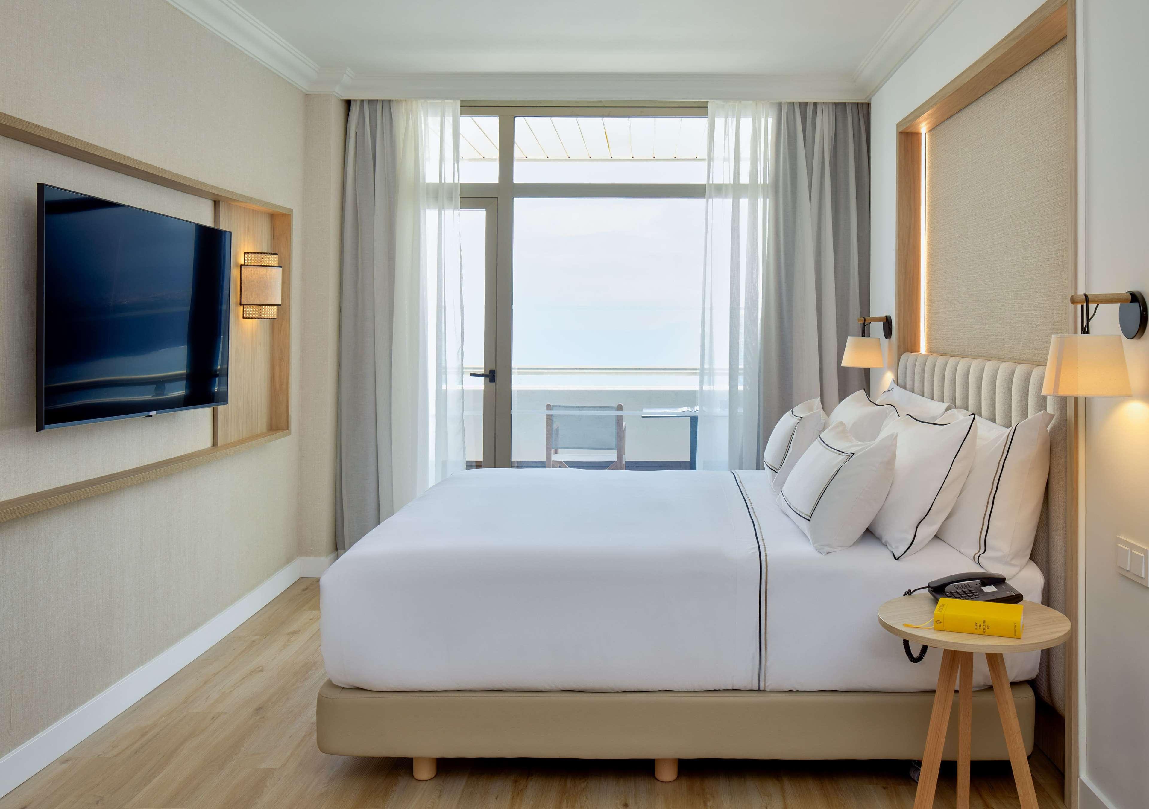 Double or Twin Premium Sea View
