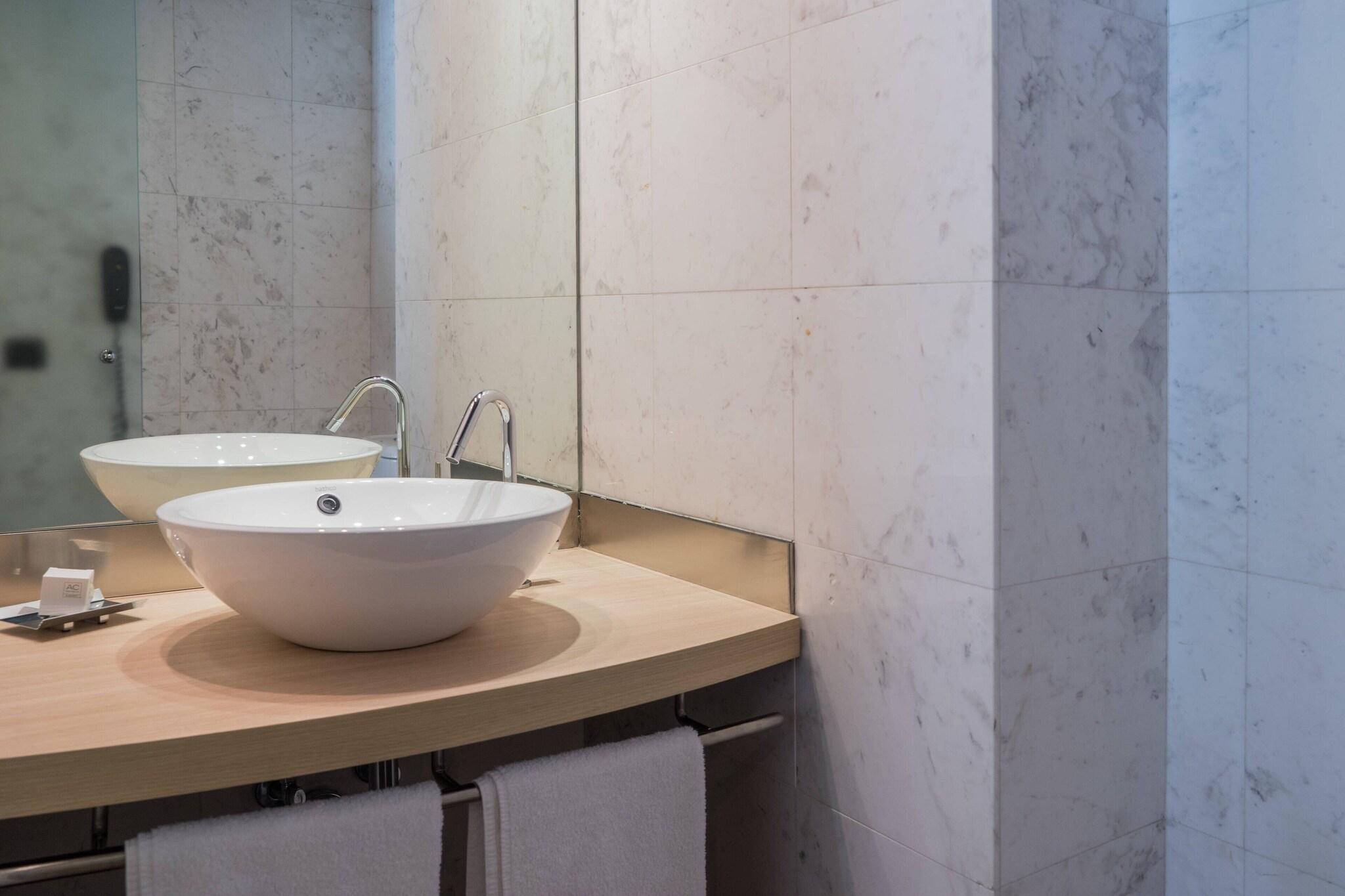 Junior Suite King Size Bed