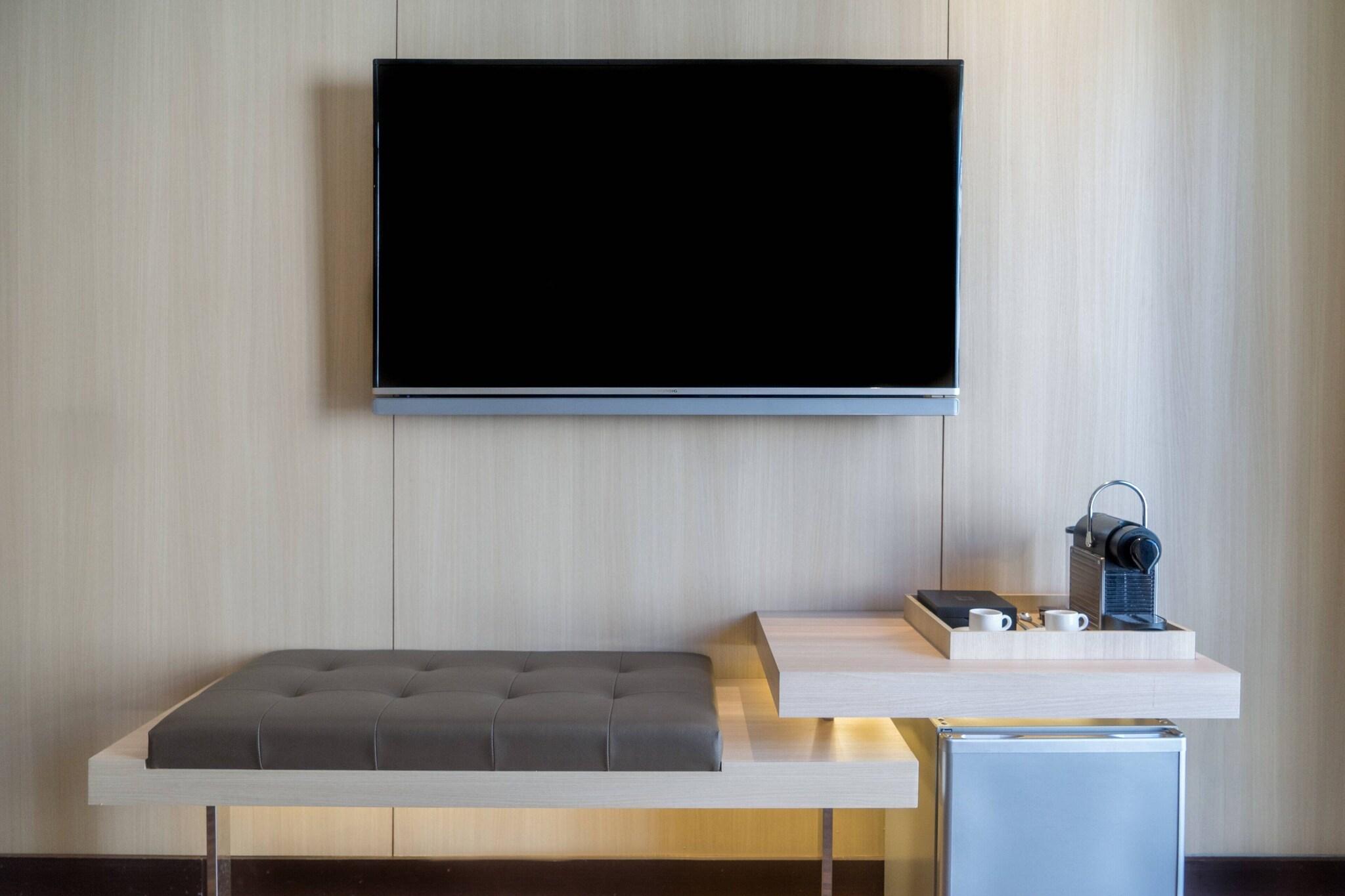 Junior Suite King Size Bed